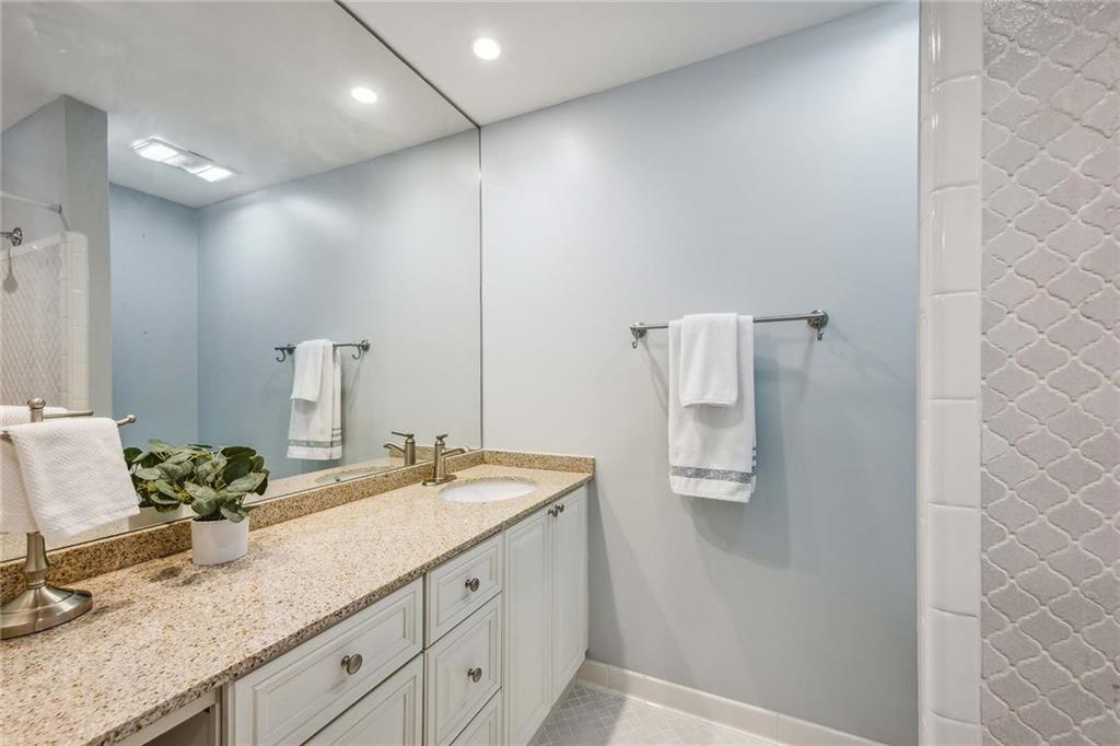 70 Old Ivy Road NE Unit 23