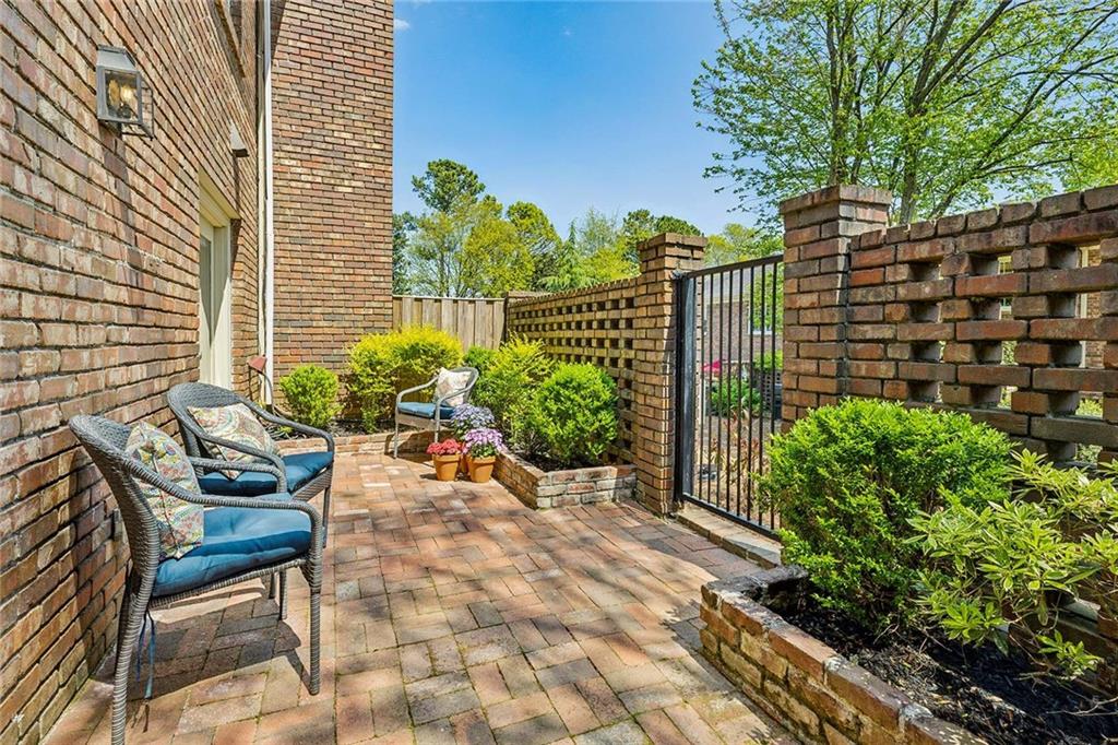 70 Old Ivy Road NE Unit 23