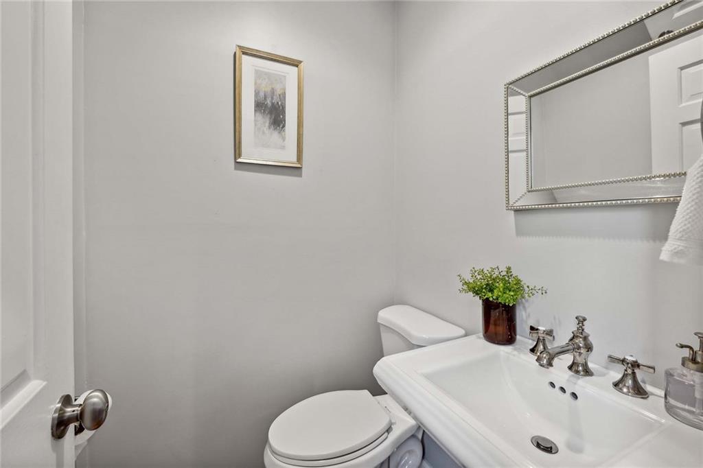 70 Old Ivy Road NE Unit 23