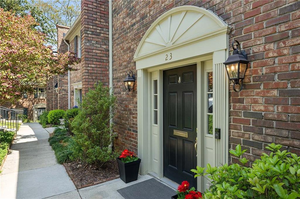 70 Old Ivy Road NE Unit 23