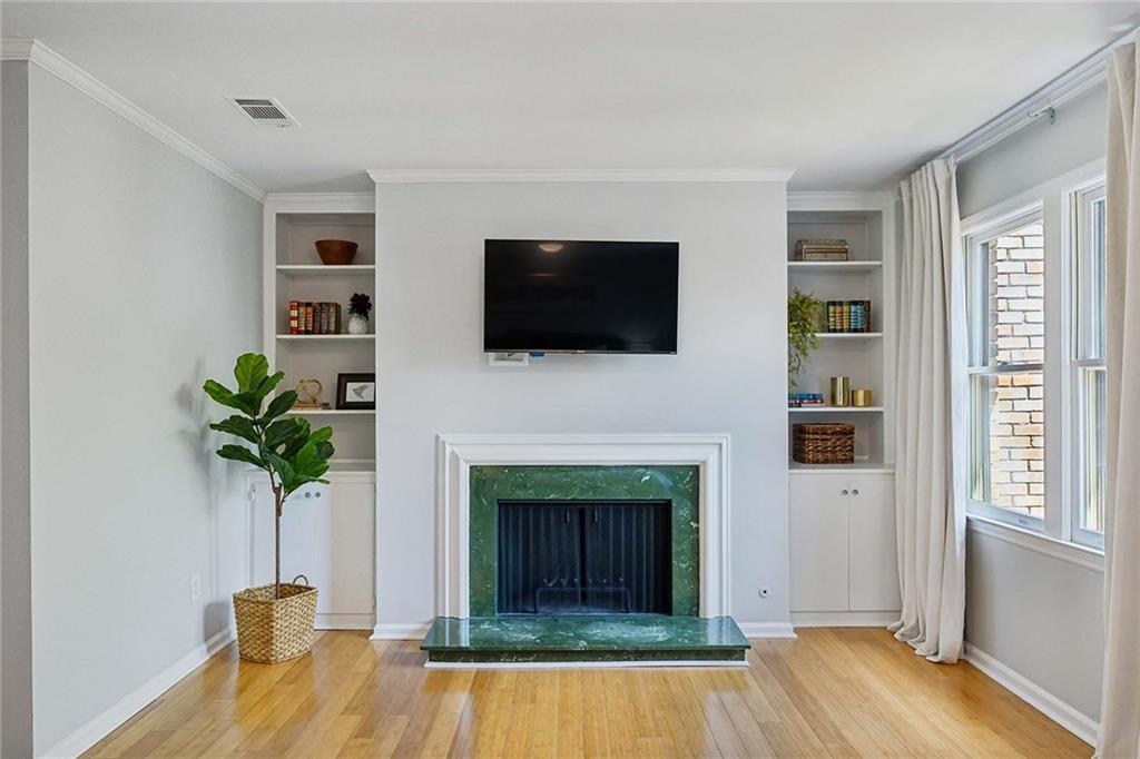 70 Old Ivy Road NE Unit 23
