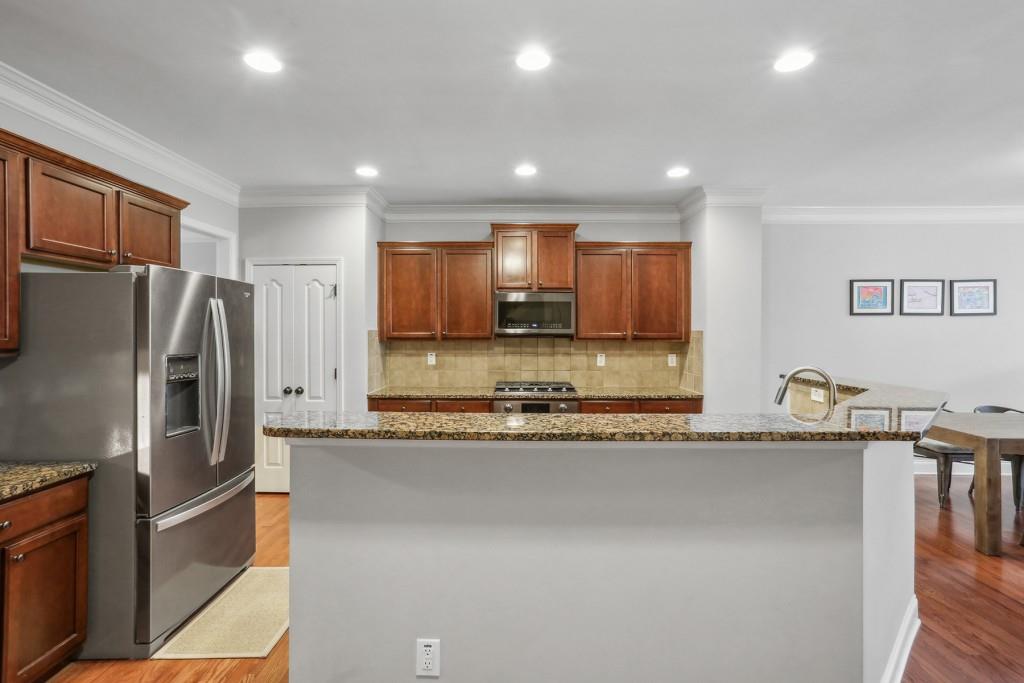 3896 Fairhill Point