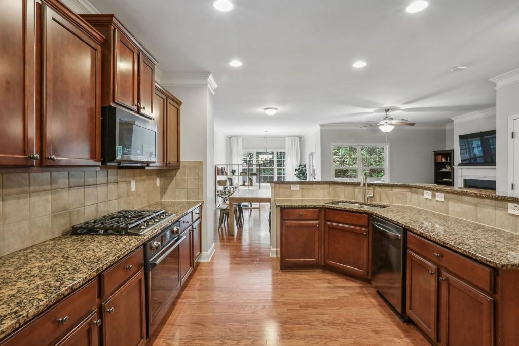 3896 Fairhill Point