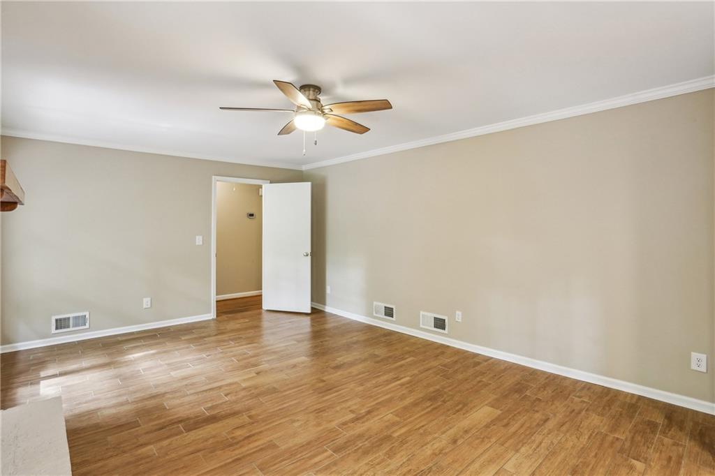 1215 Vista Leaf Drive