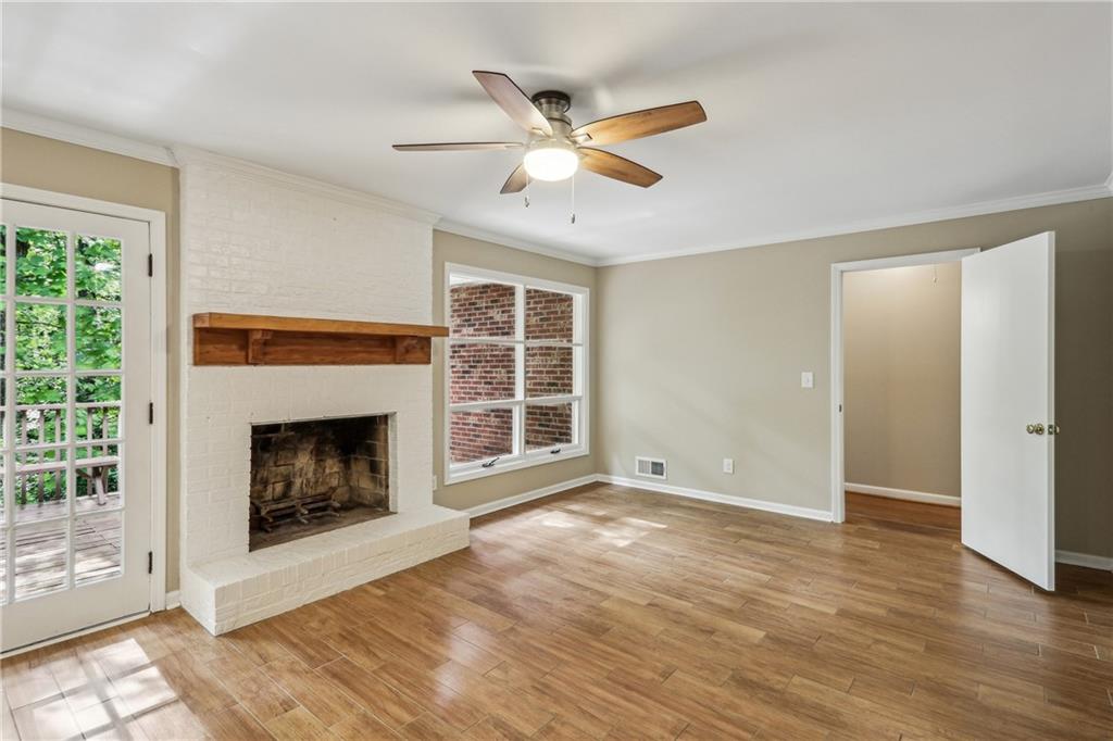 1215 Vista Leaf Drive