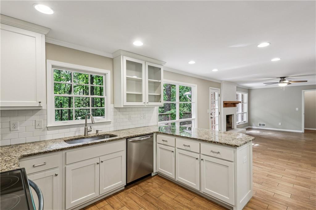 1215 Vista Leaf Drive