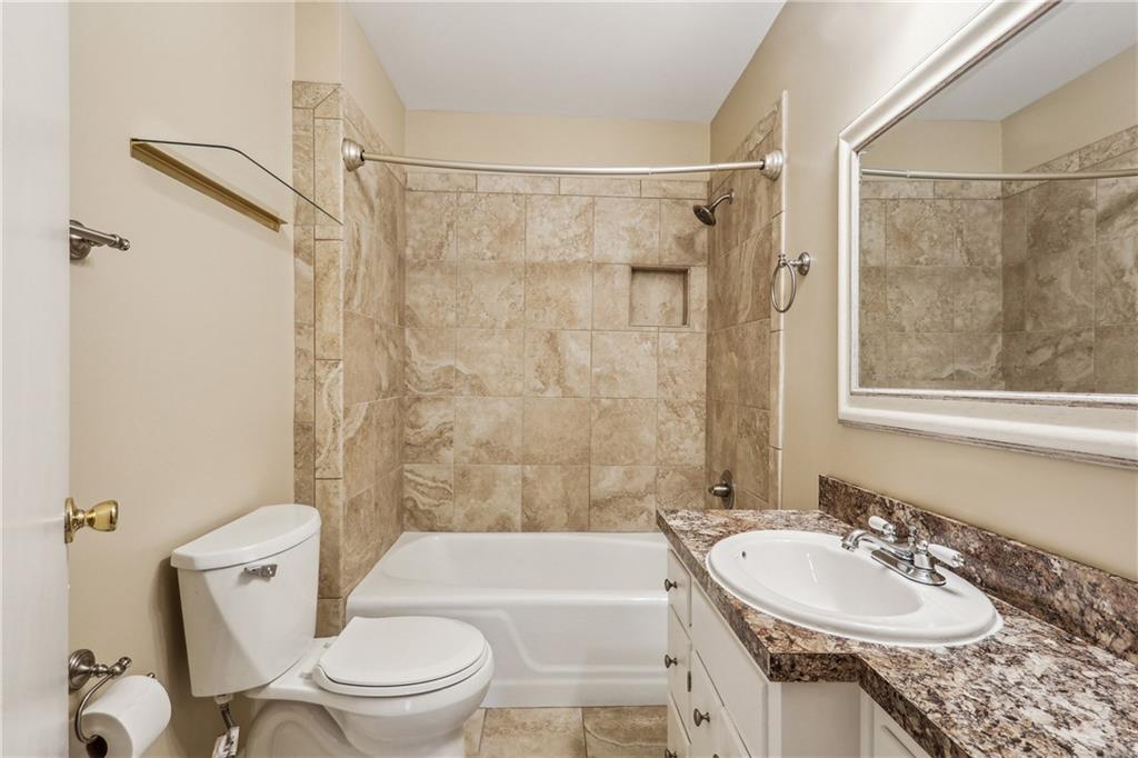 1215 Vista Leaf Drive