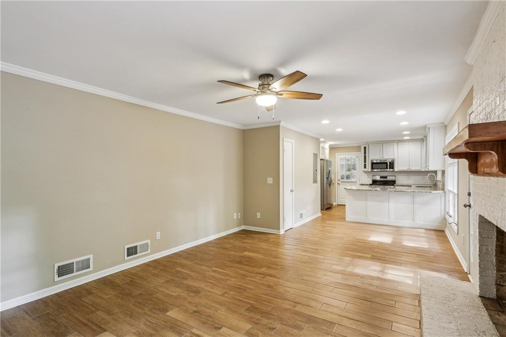 1215 Vista Leaf Drive