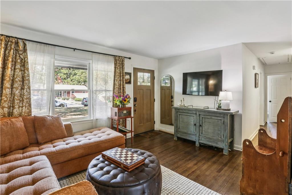1609 Tanager Circle