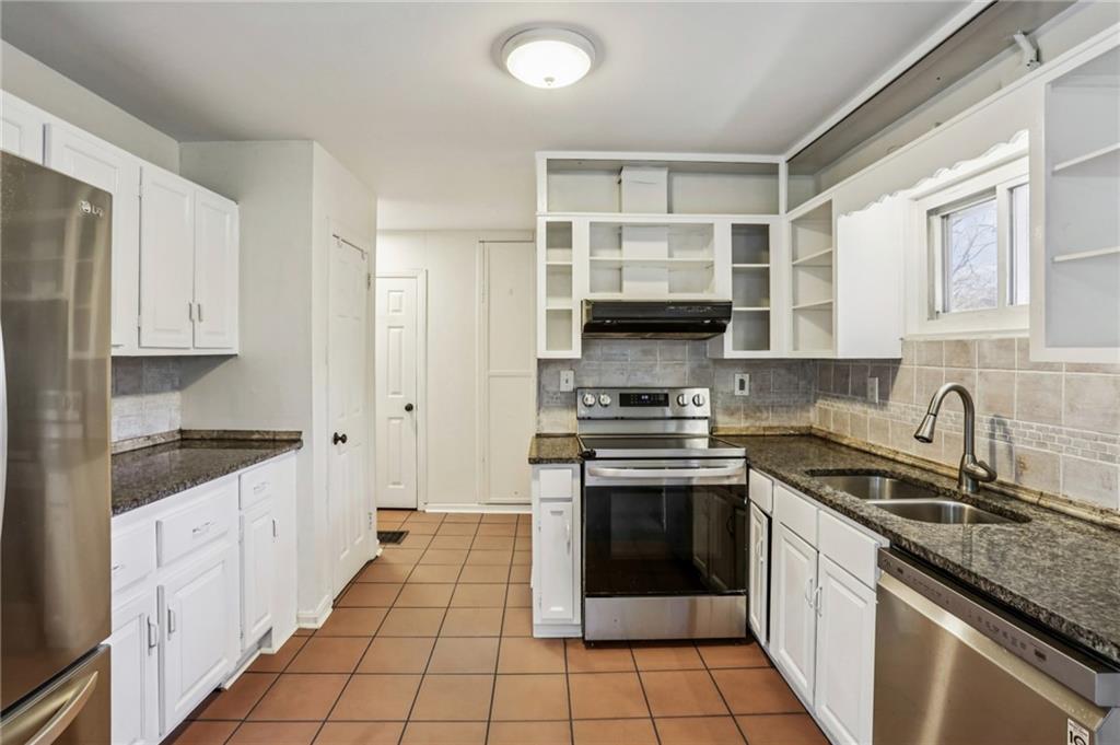 1609 Tanager Circle