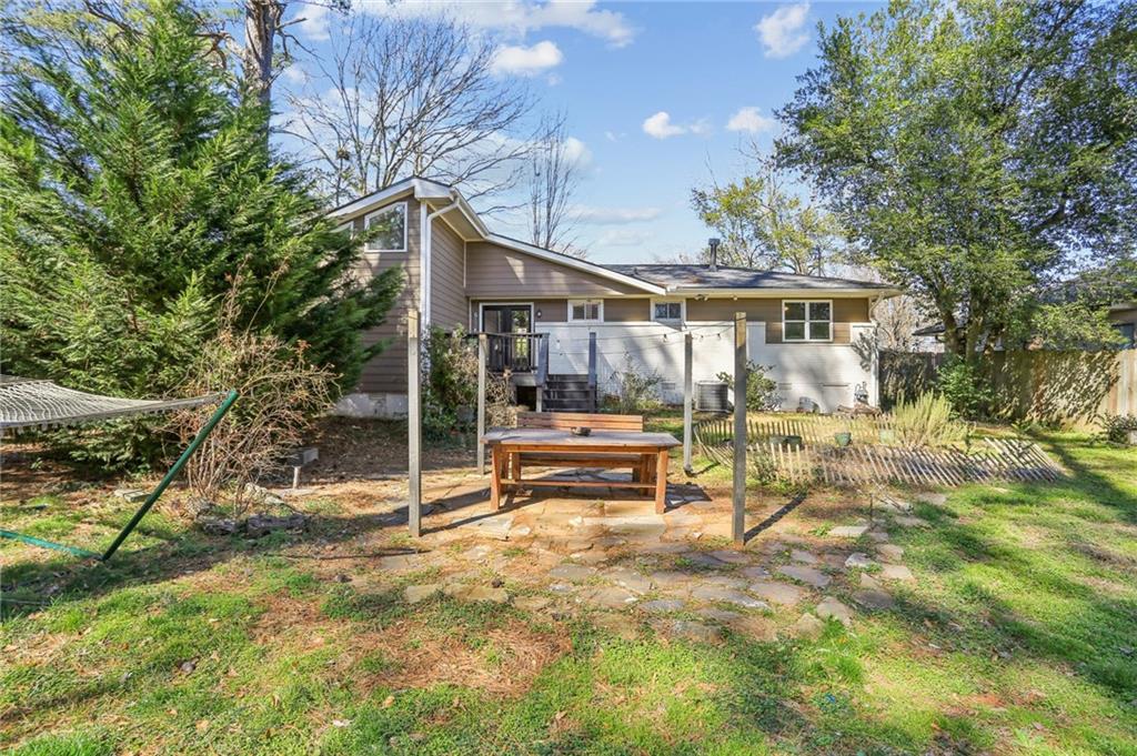 1609 Tanager Circle