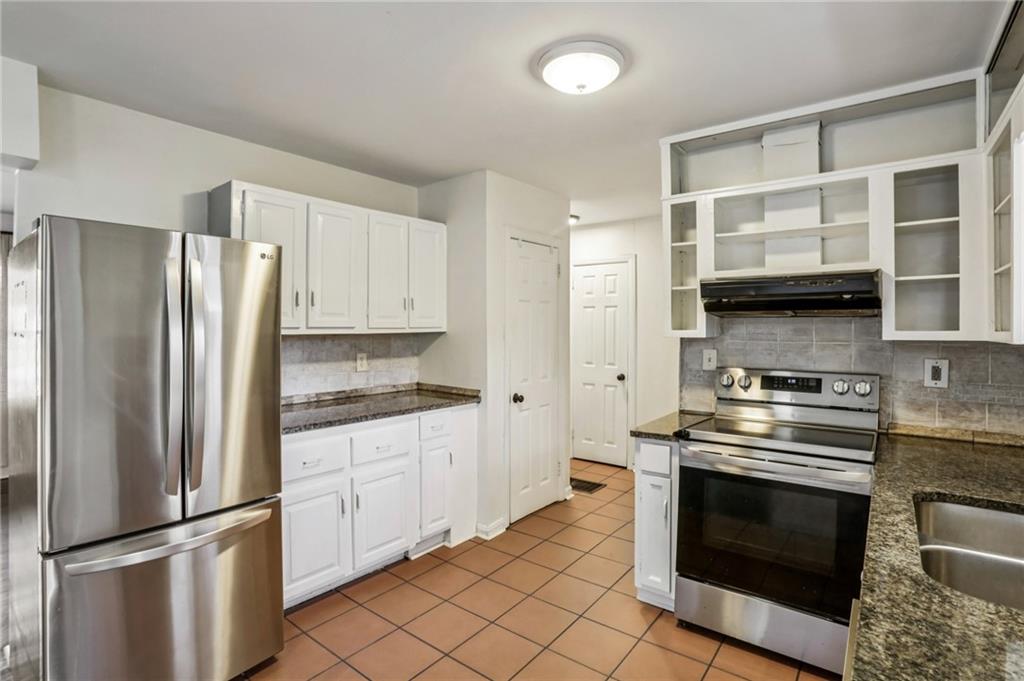 1609 Tanager Circle
