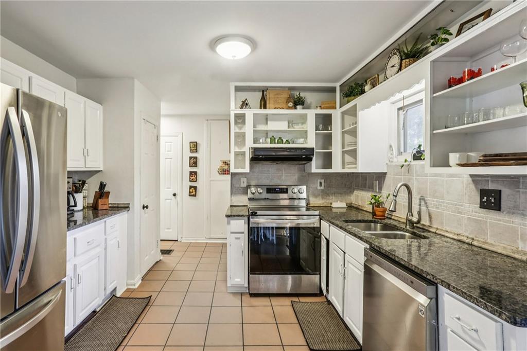 1609 Tanager Circle