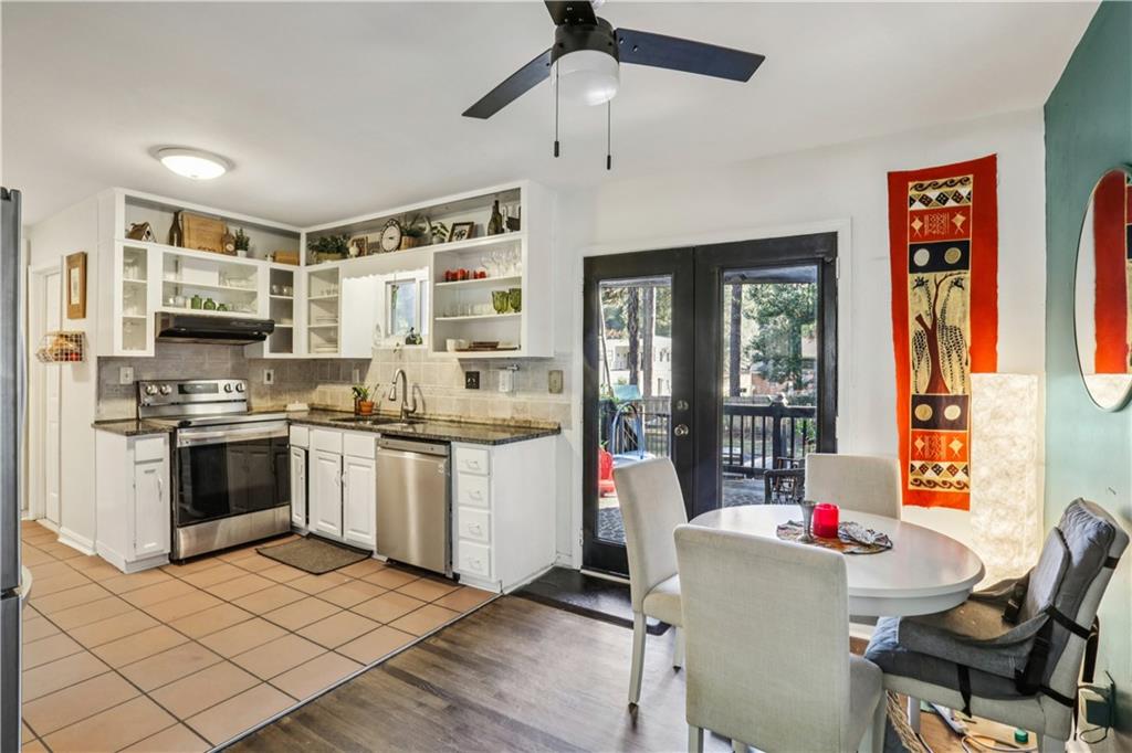 1609 Tanager Circle