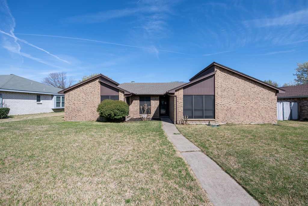 1221 Devonshire Lane
