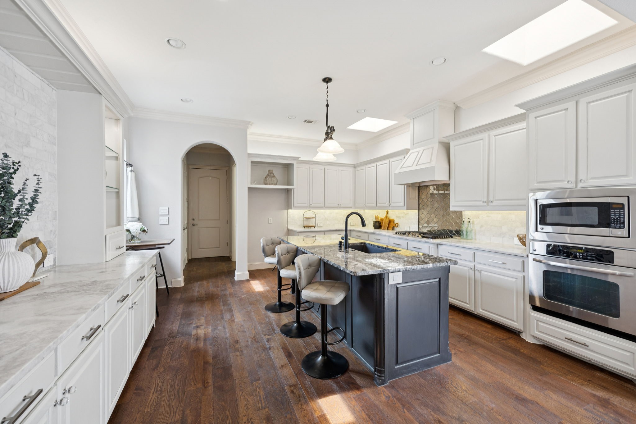 800 Chapel Hill Lane