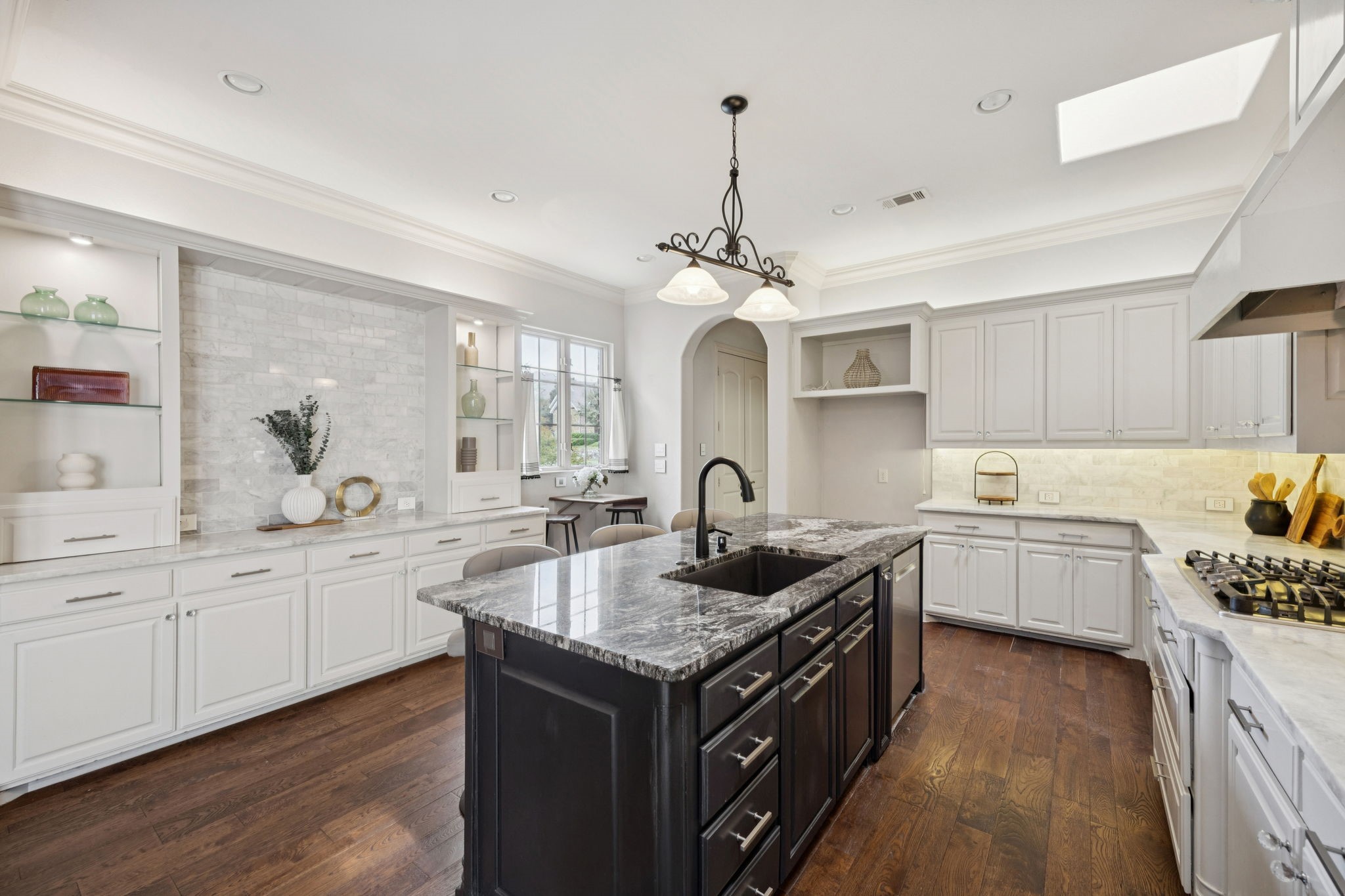 800 Chapel Hill Lane