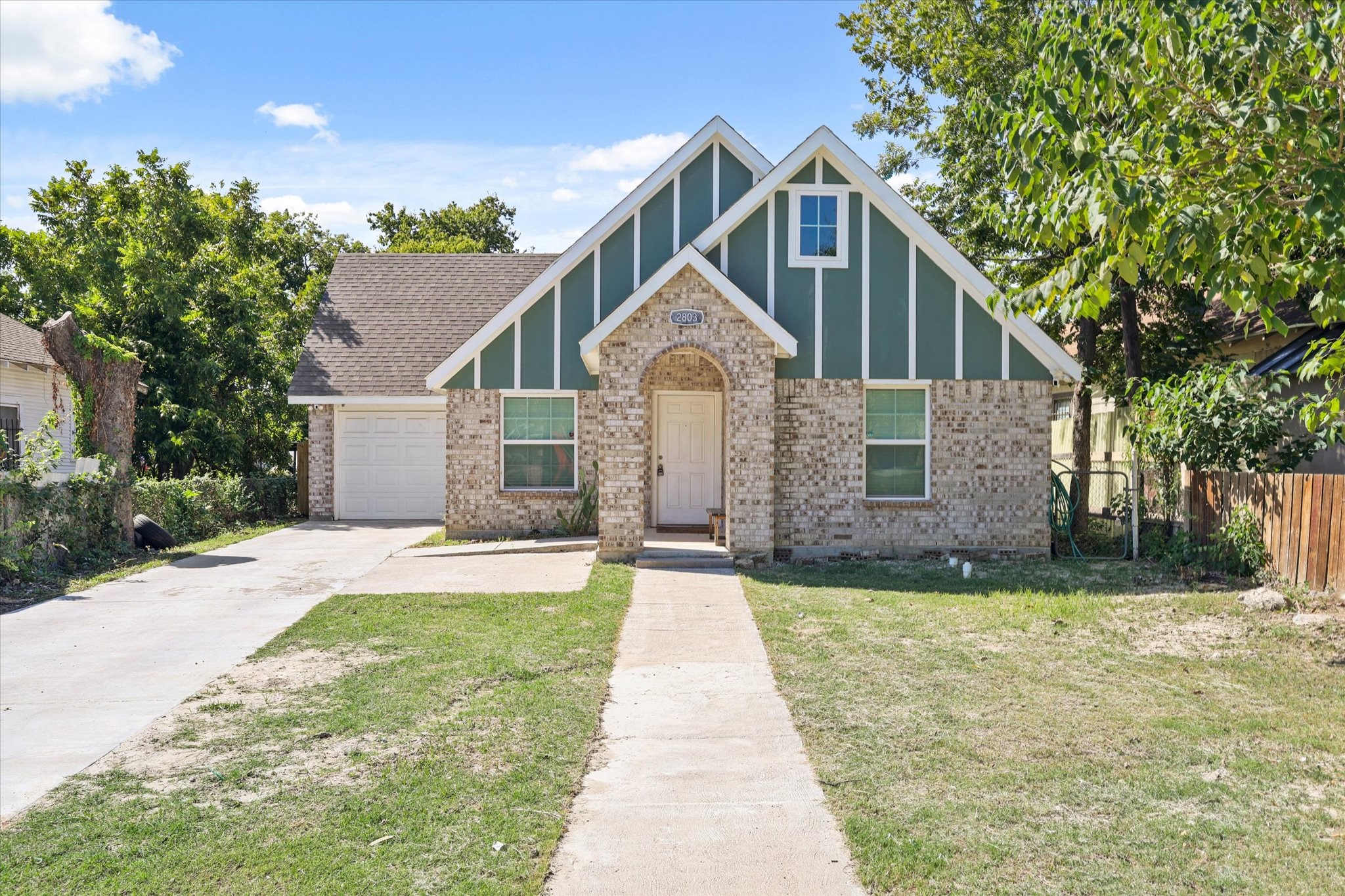 2803 LEE AVE
