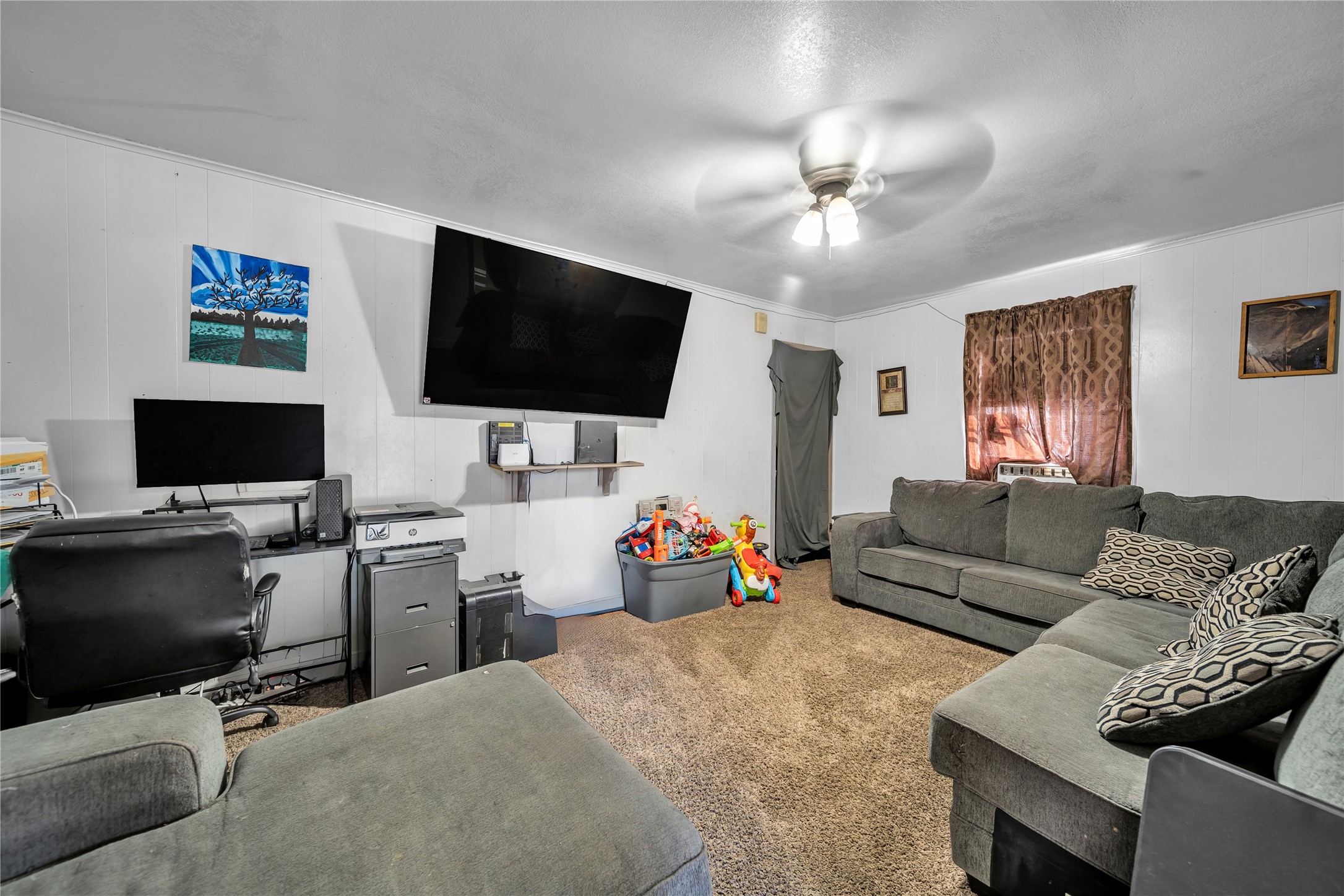 421 W 8th Street
