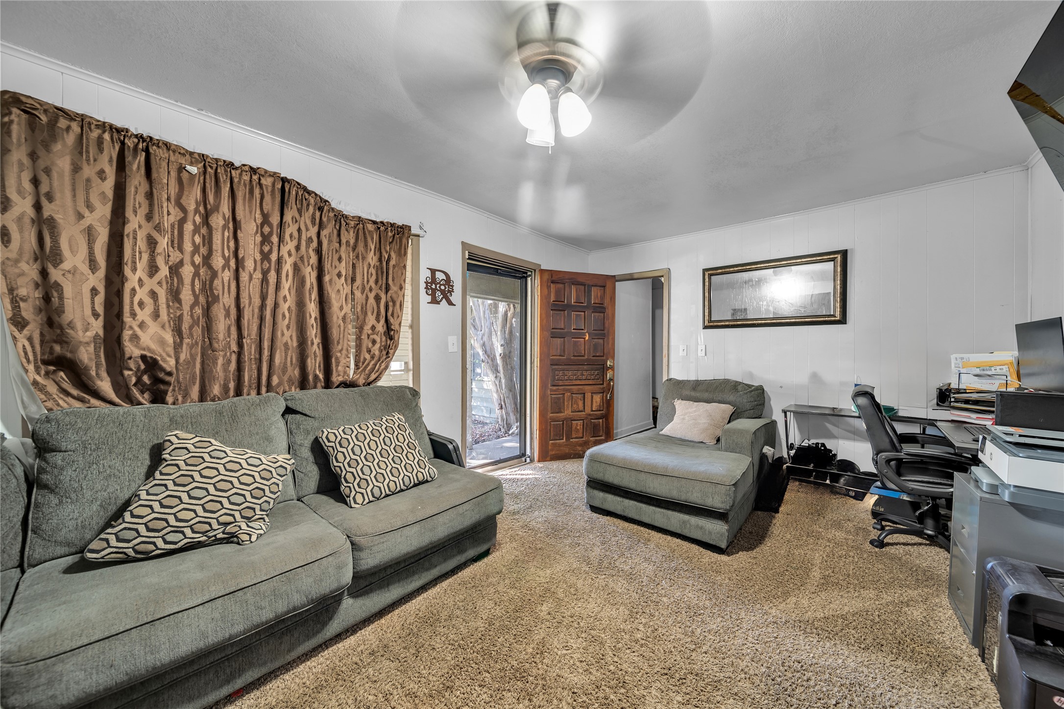421 W 8th Street