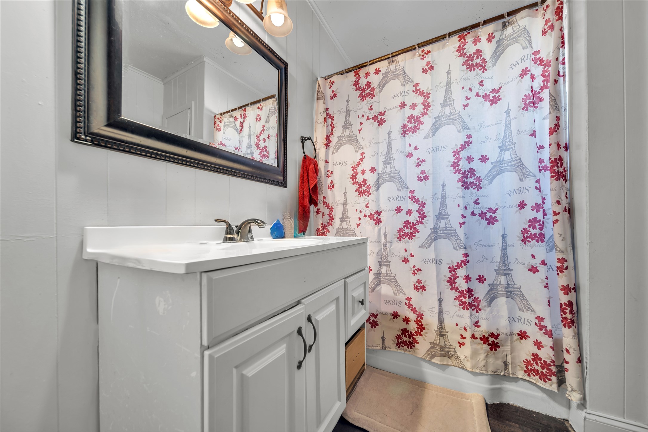 421 W 8th Street
