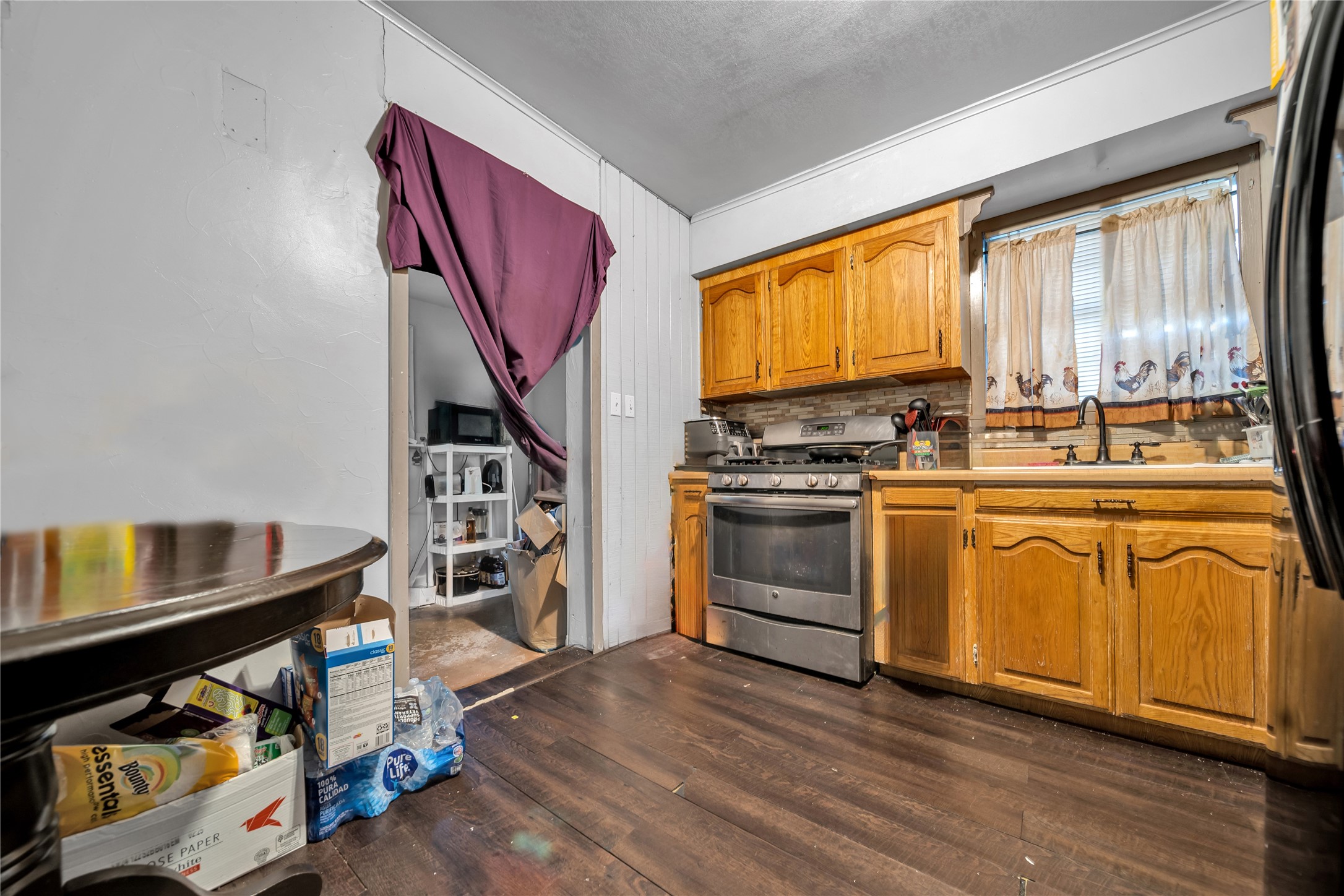 421 W 8th Street