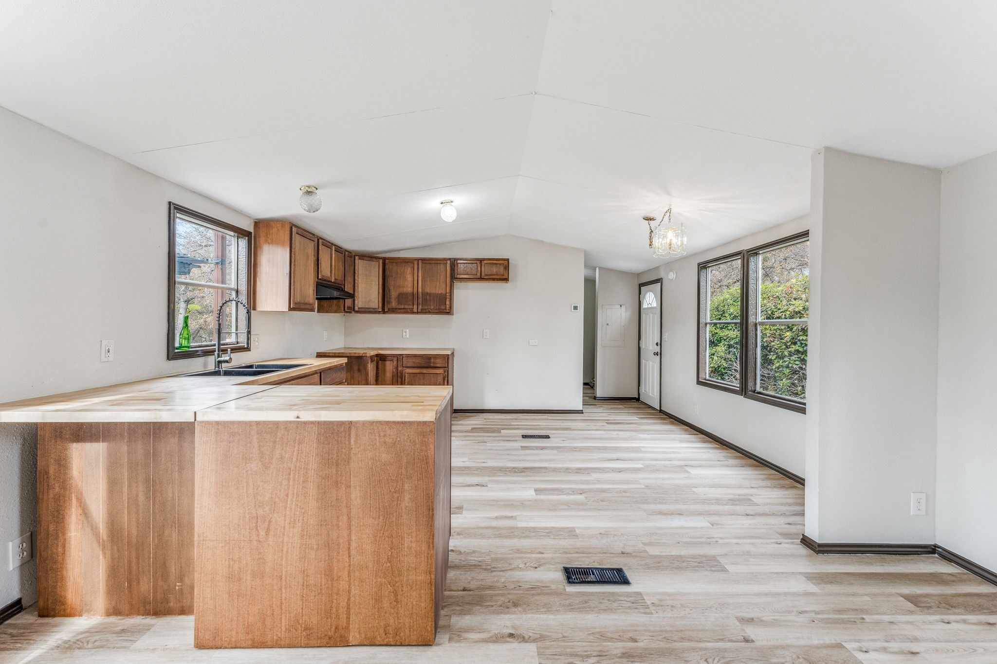 554 Blue Jay Court
