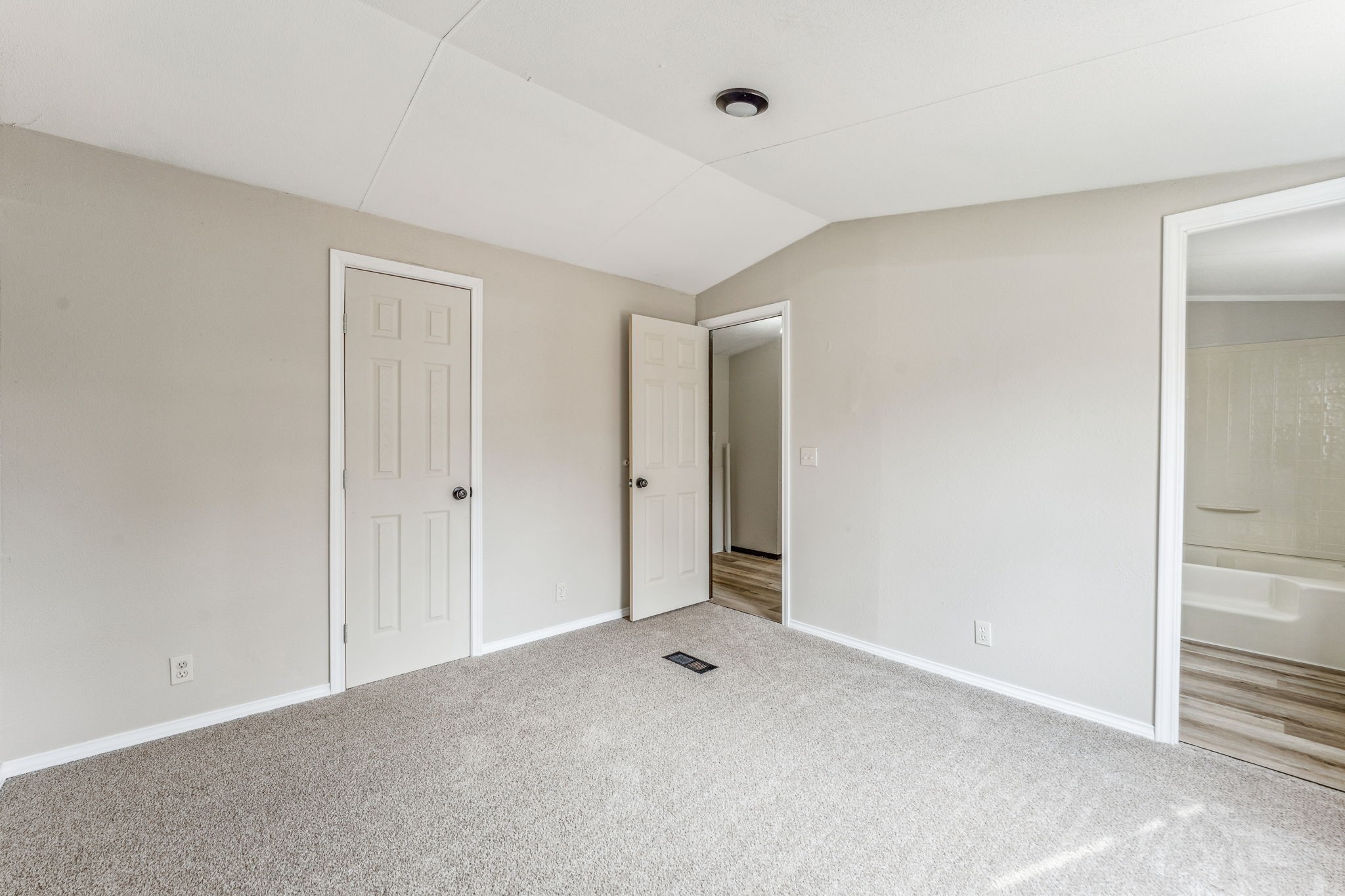 554 Blue Jay Court