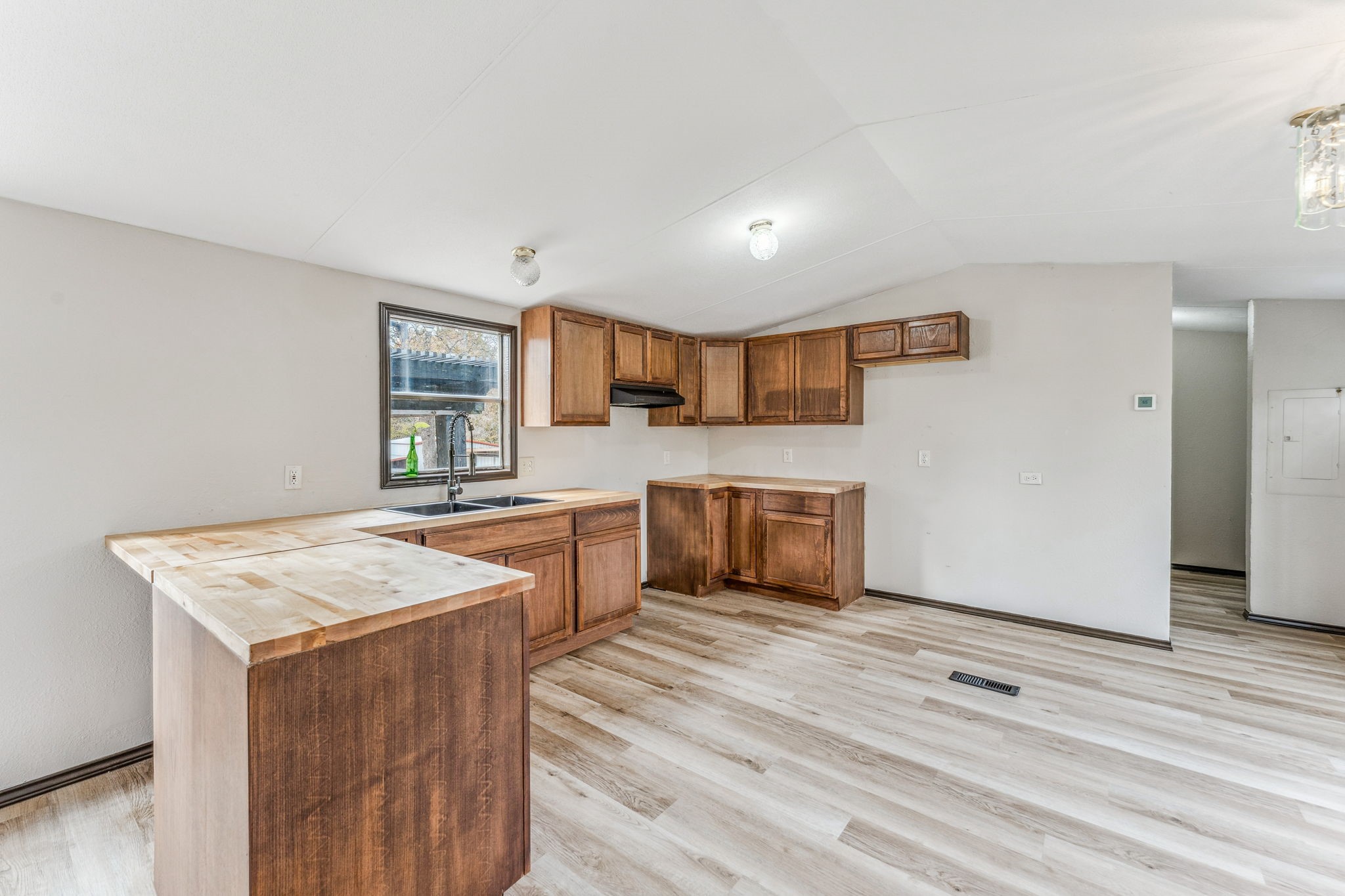 554 Blue Jay Court