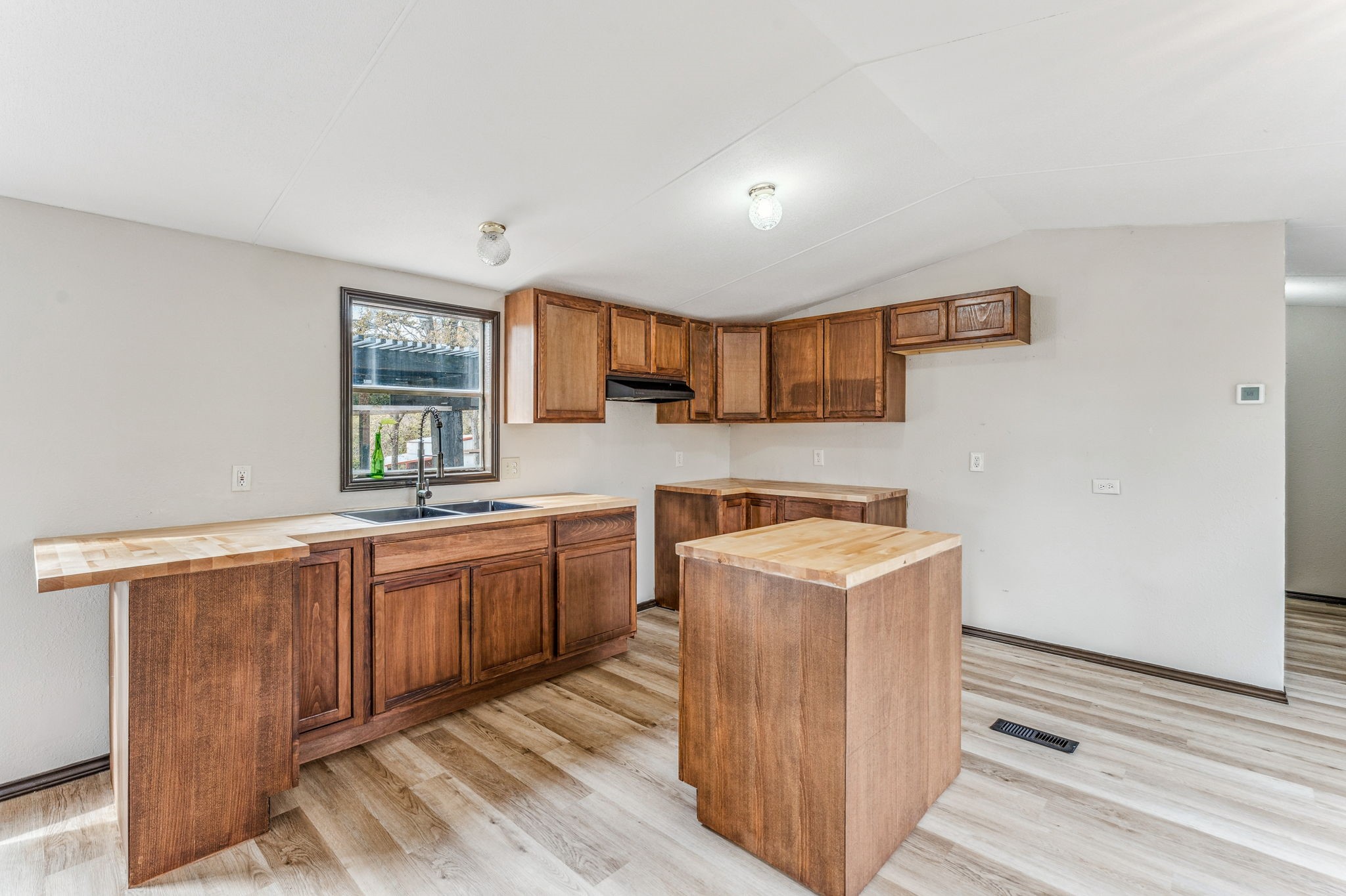 554 Blue Jay Court