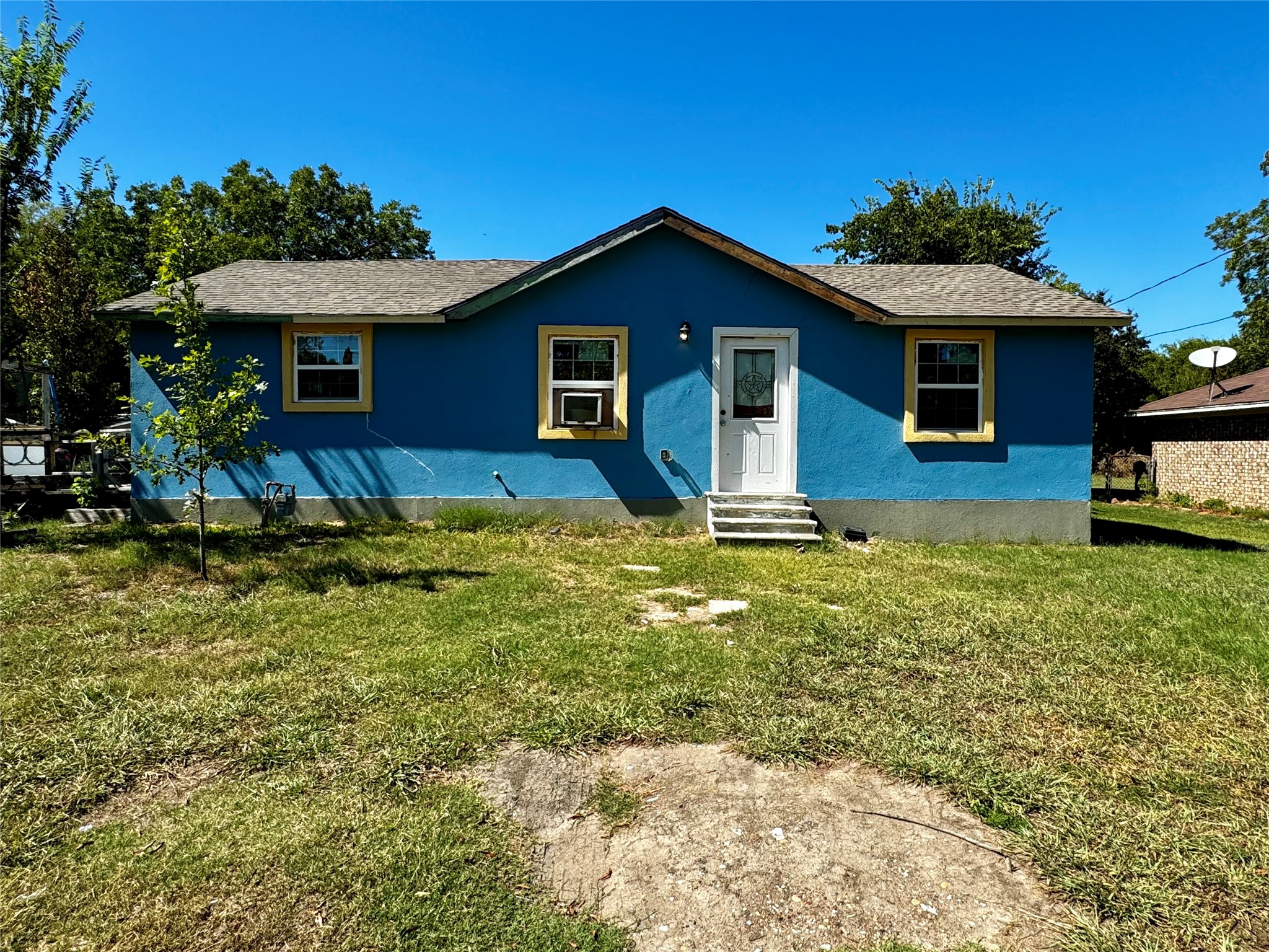 803 E 9th Street