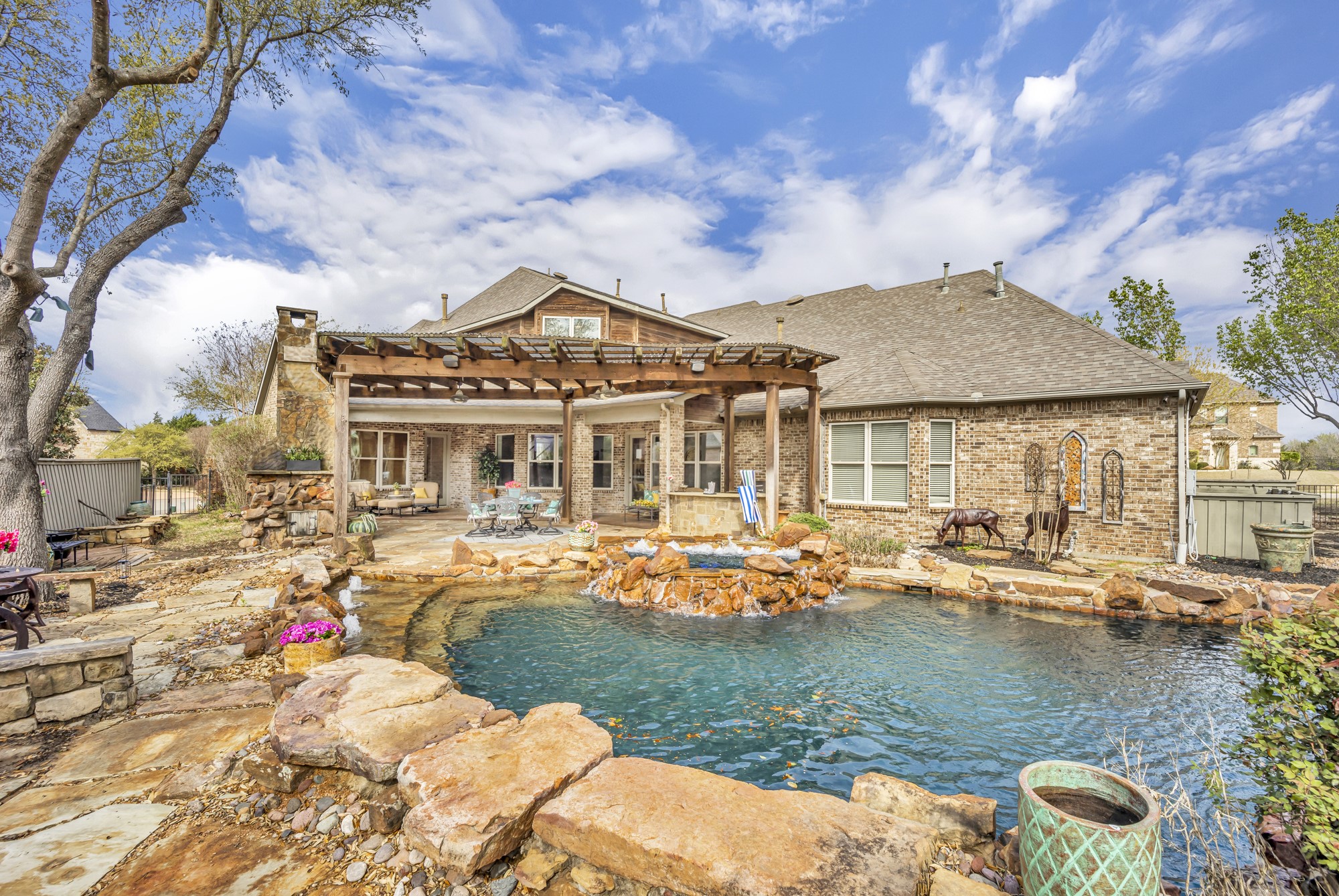 1 Lost Valley Court