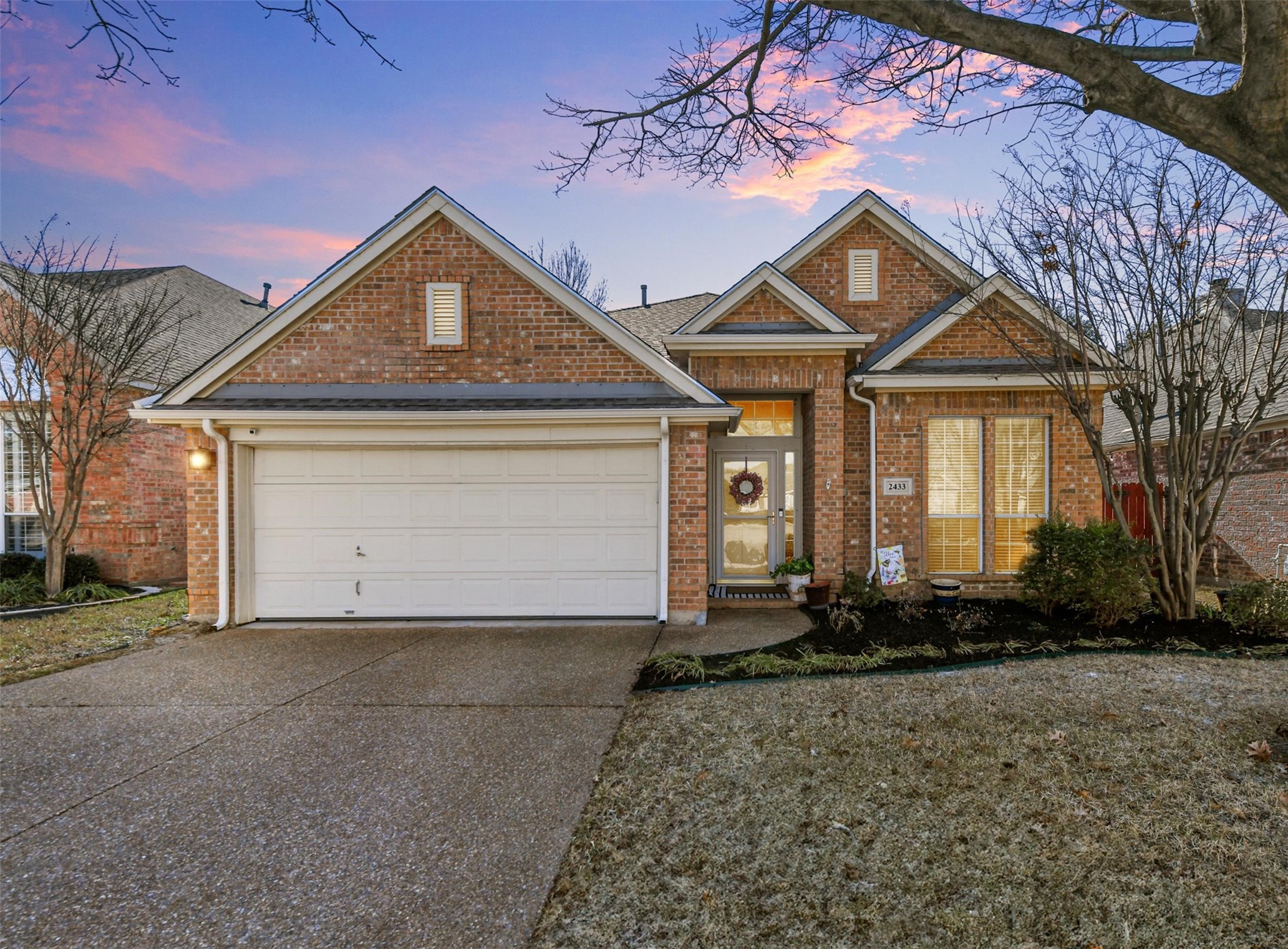 2433 Folkstone Way