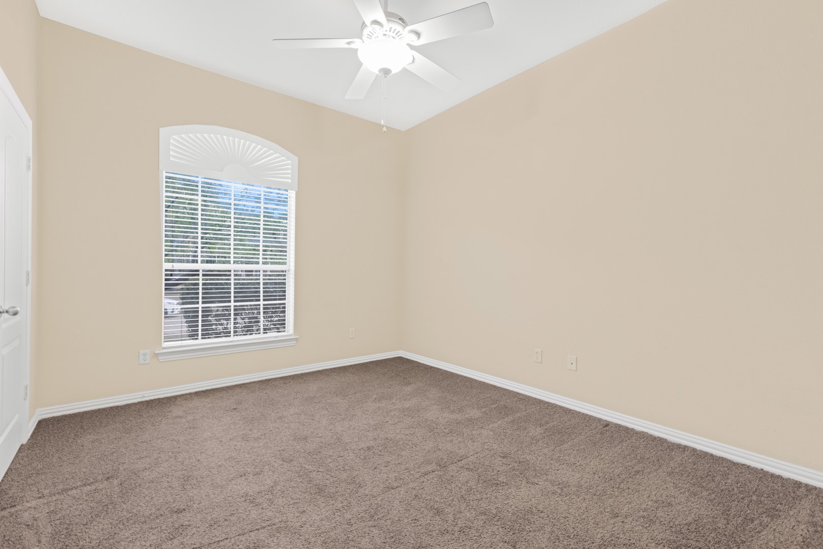 1613 Boxwood Lane