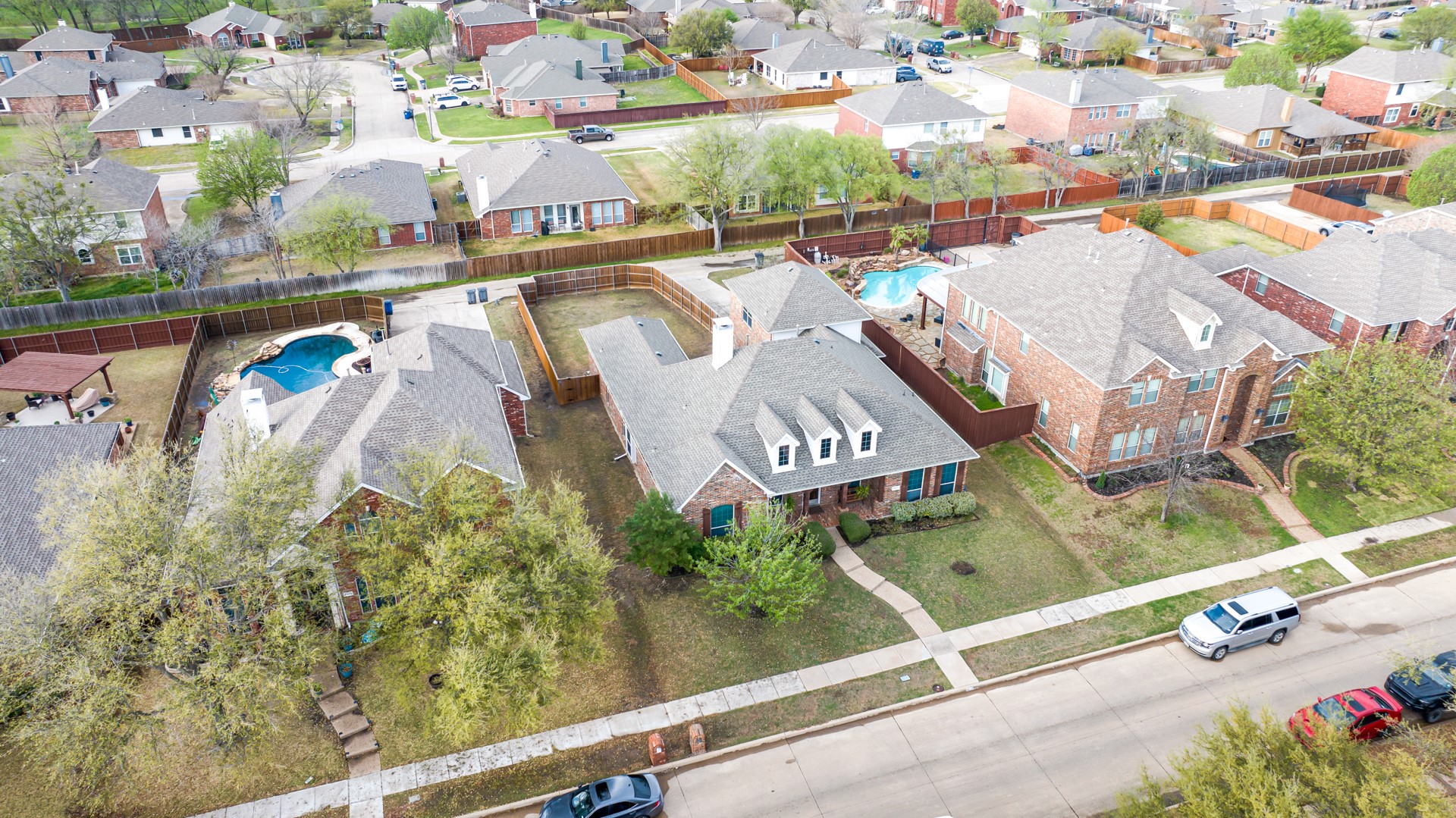 1613 Boxwood Lane
