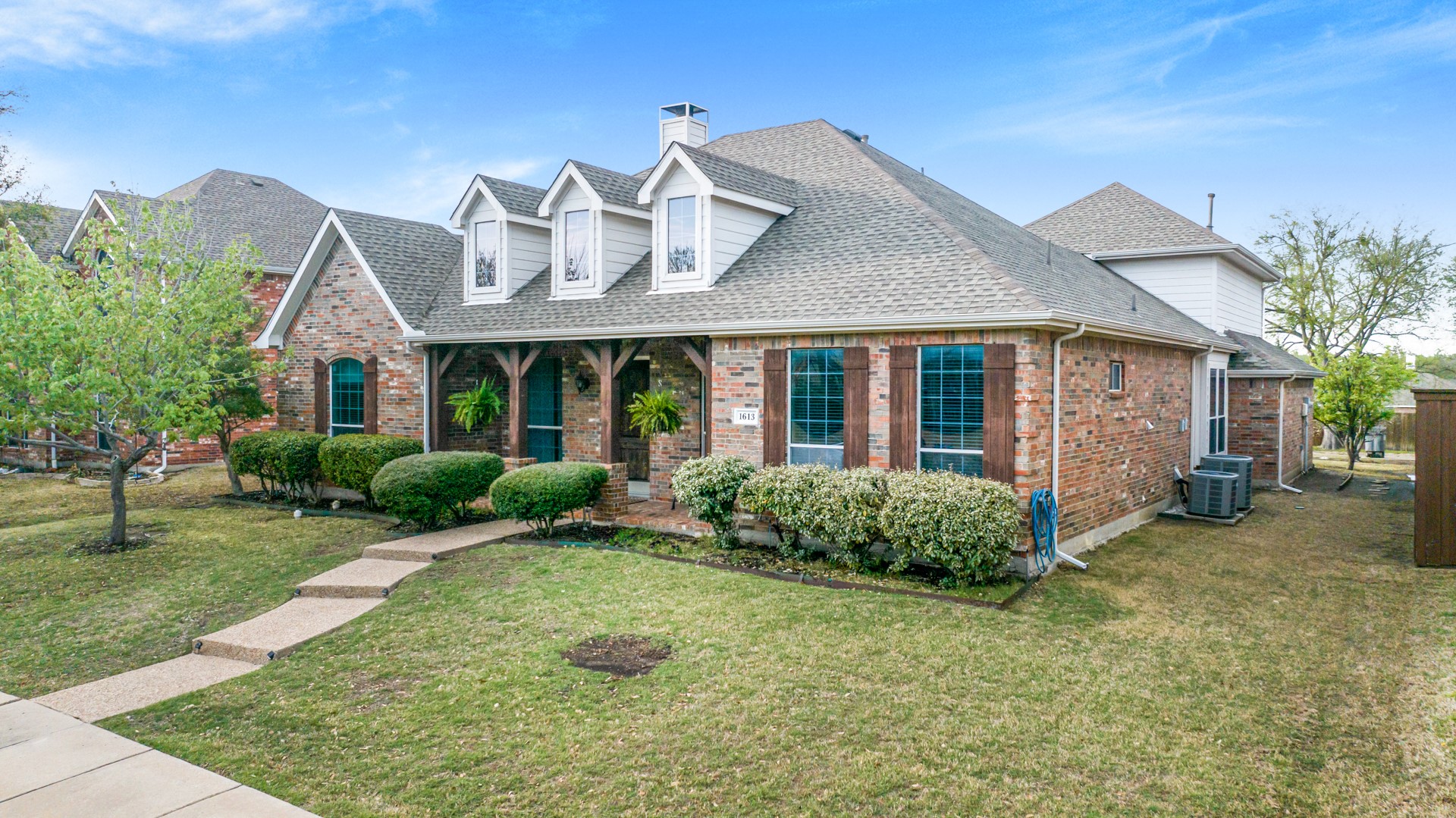 1613 Boxwood Lane
