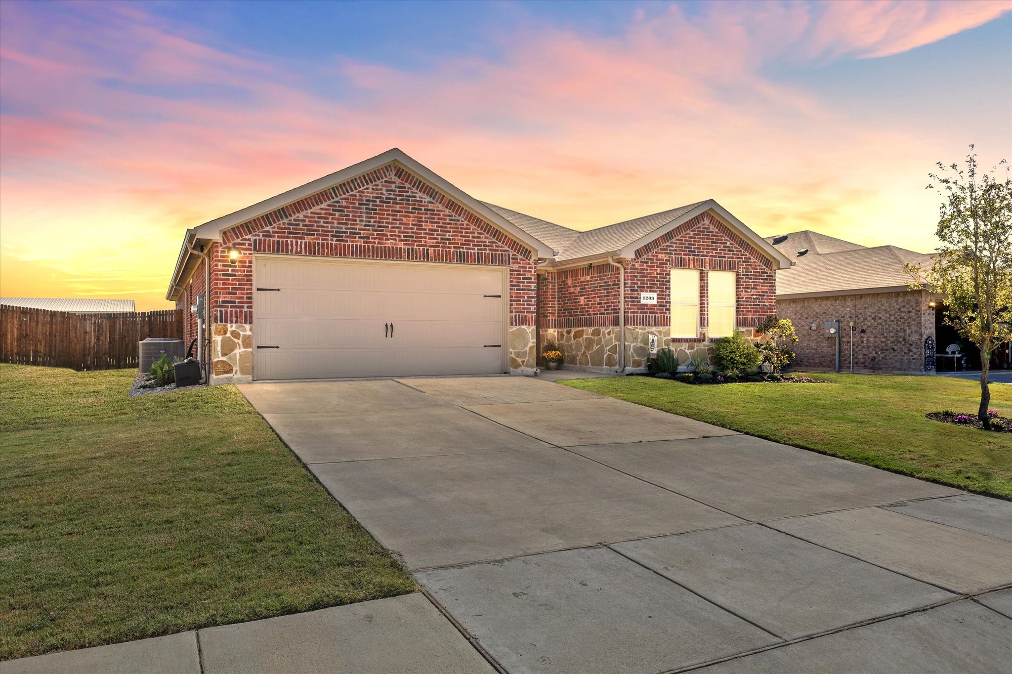 1209 Willowbend Way