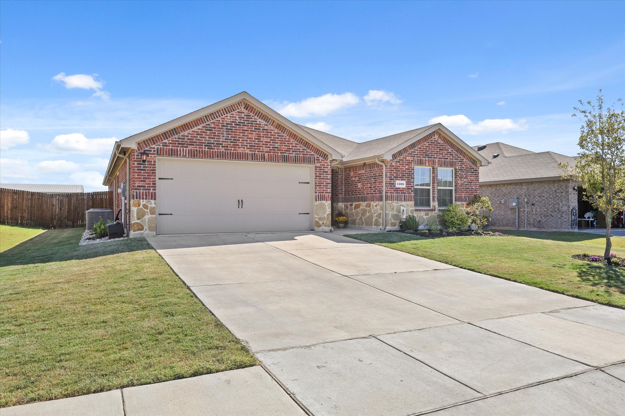1209 Willowbend Way