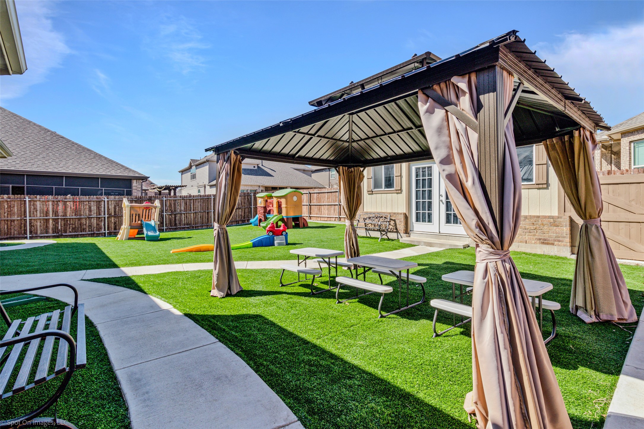 6025 Pine River Lane