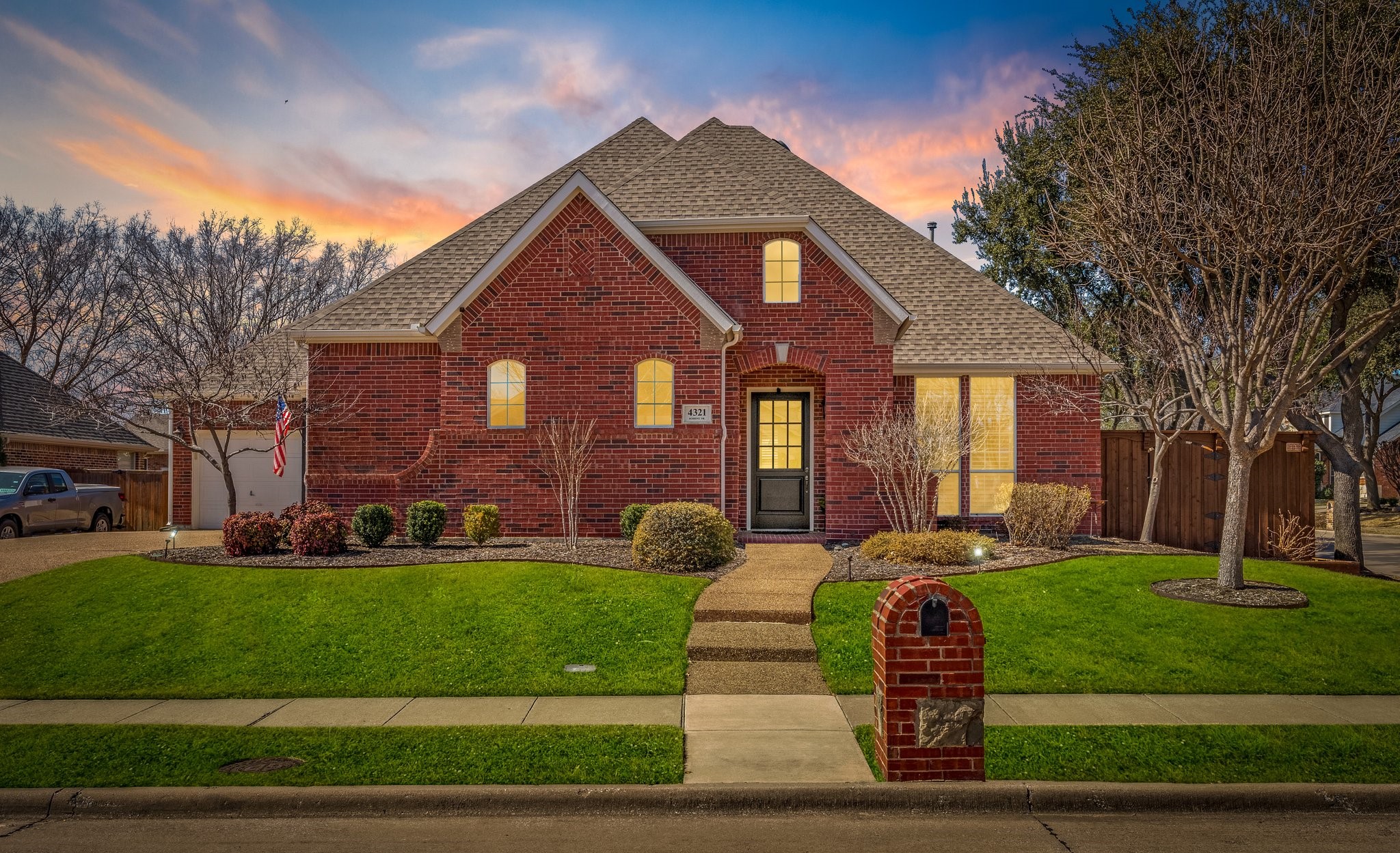 4321 Robbins Drive