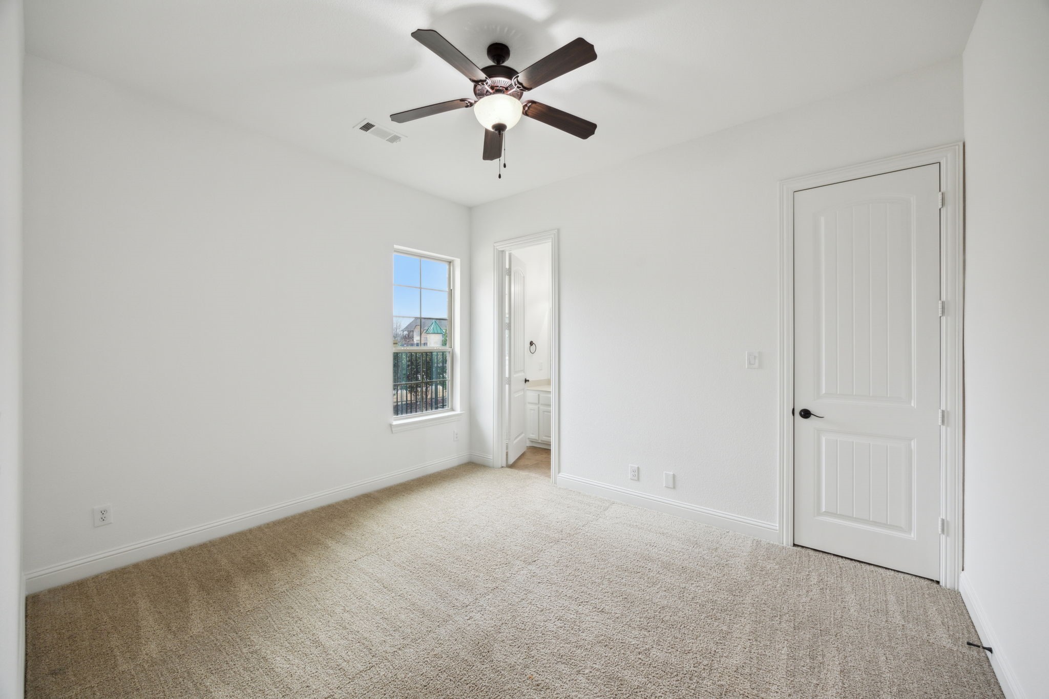 2460 Sunny Knoll Circle