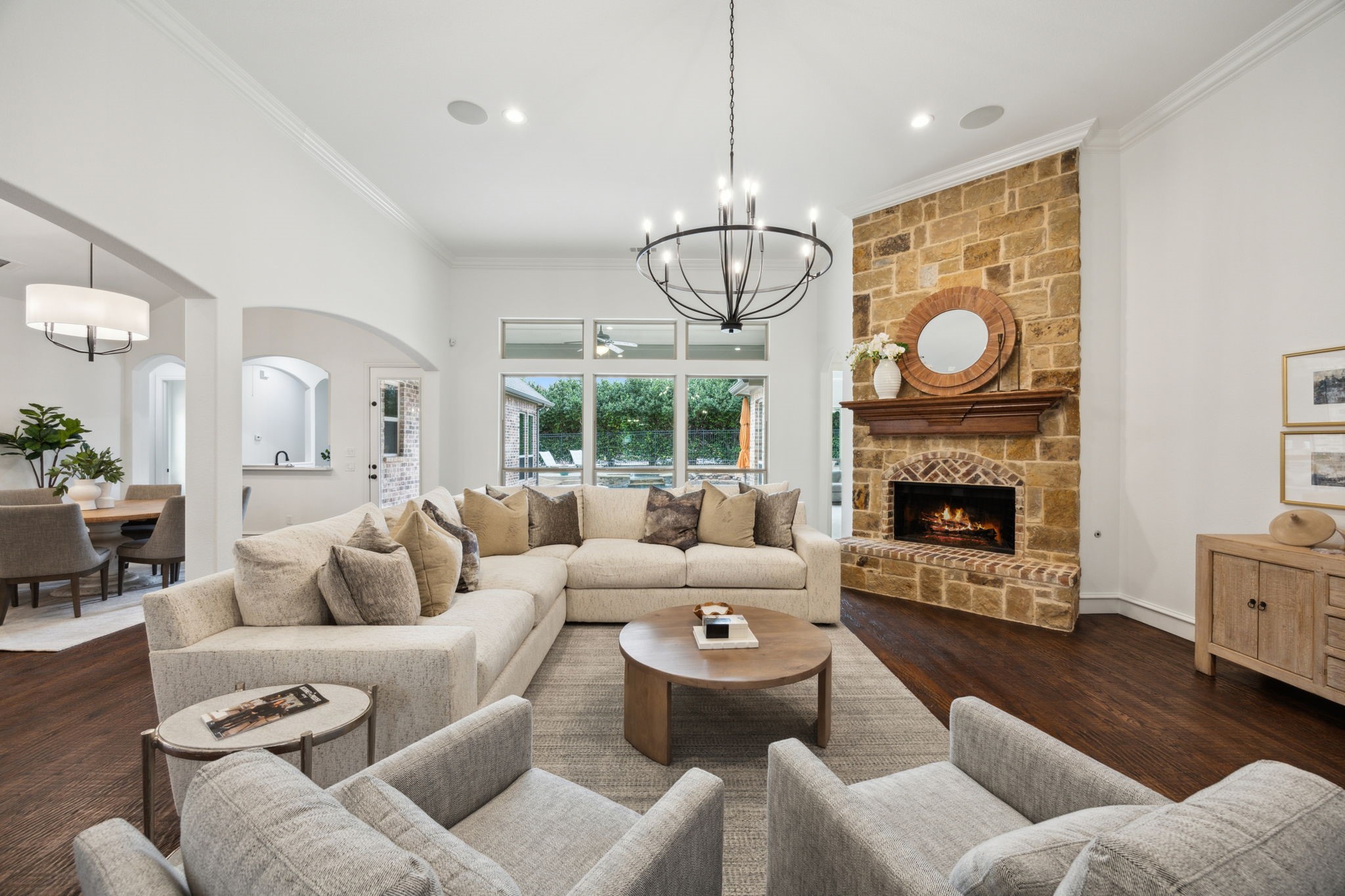 2460 Sunny Knoll Circle