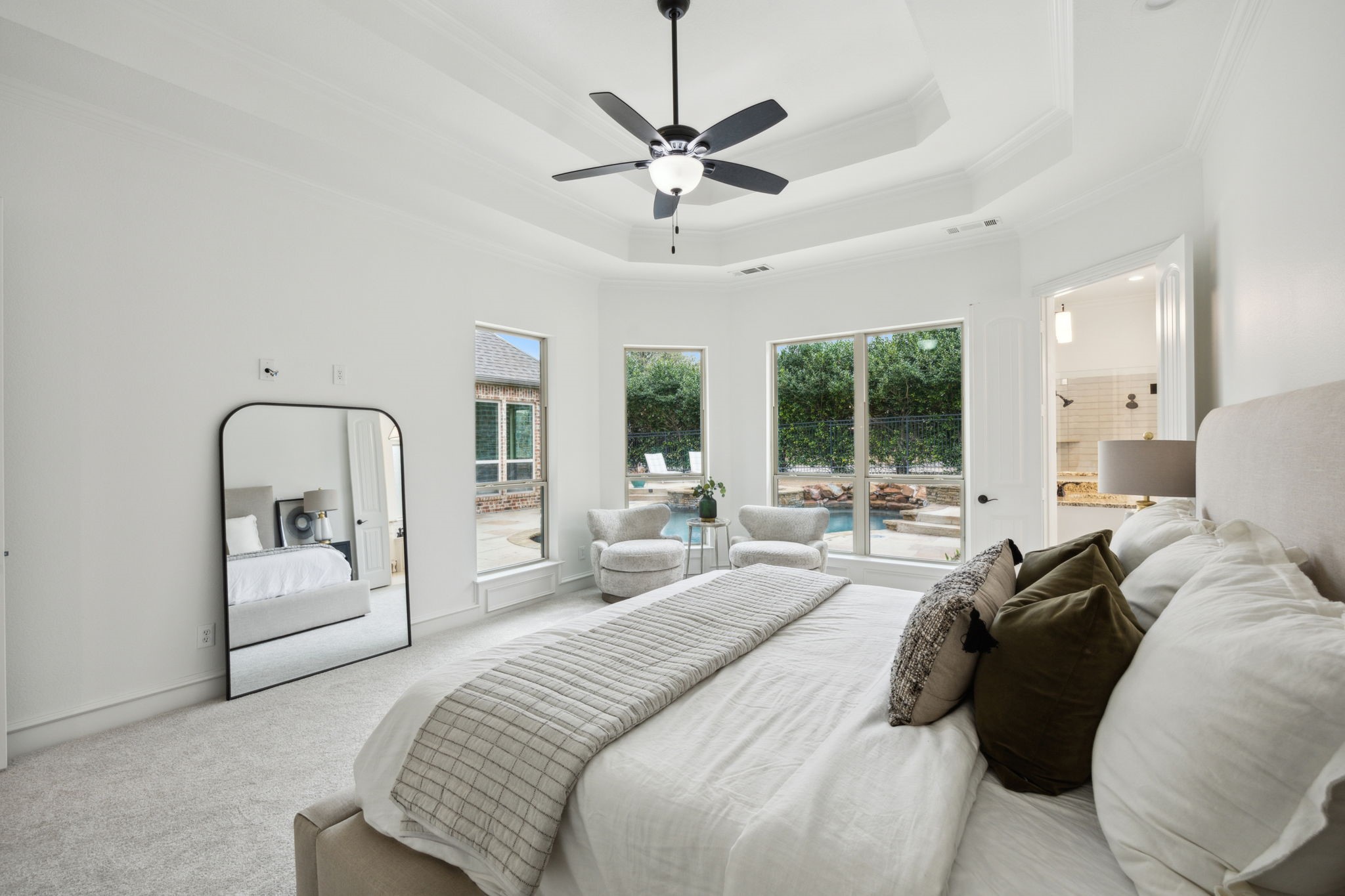 2460 Sunny Knoll Circle