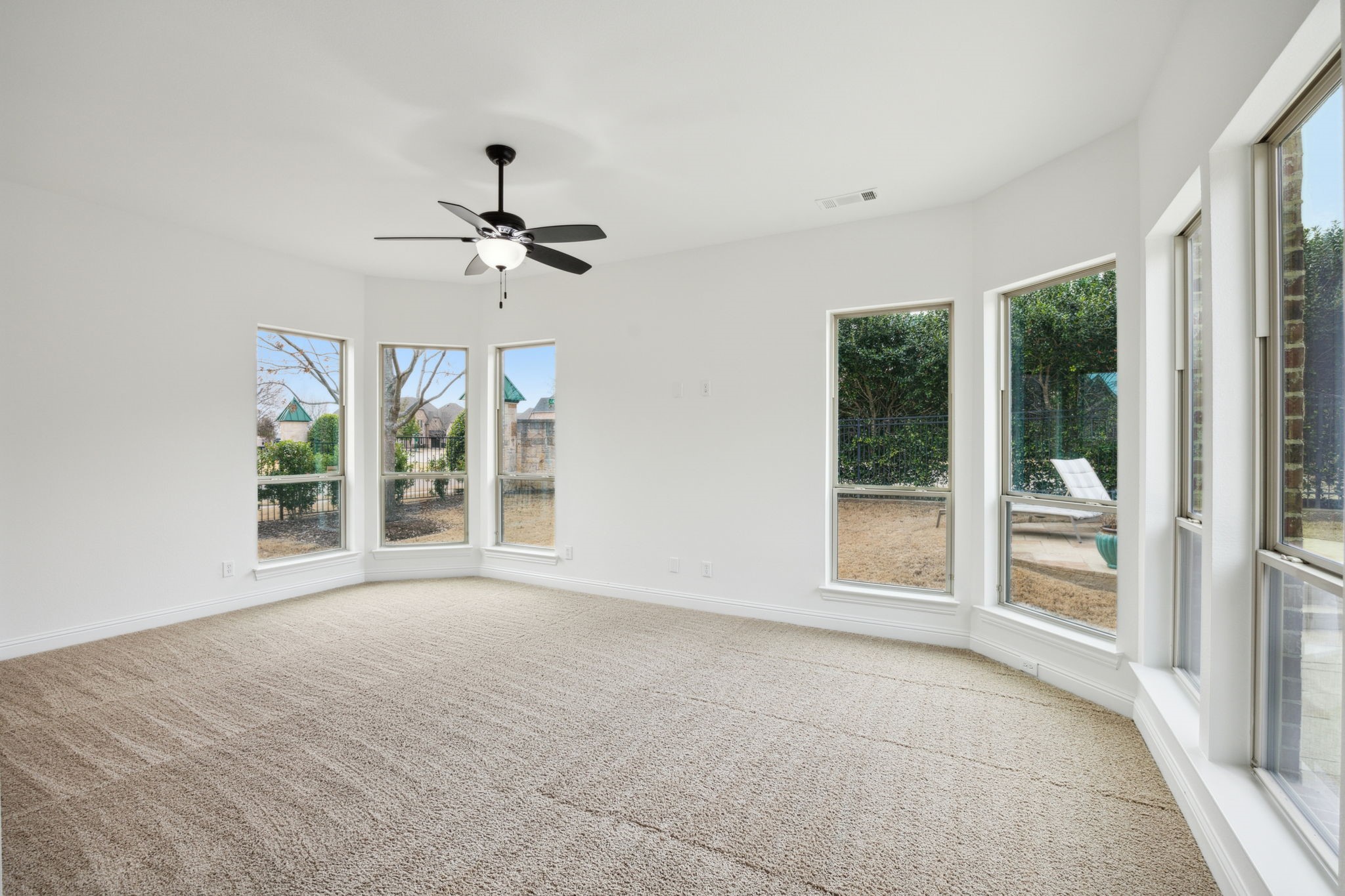 2460 Sunny Knoll Circle