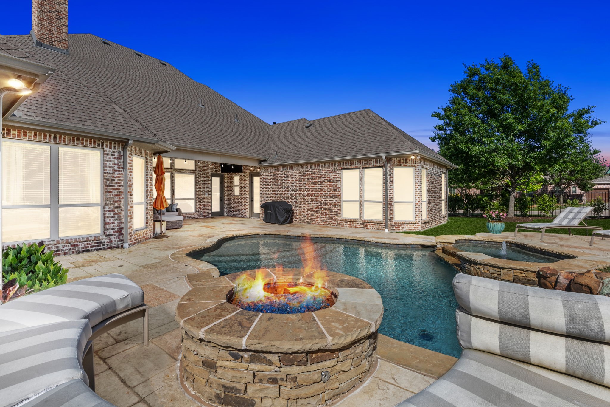 2460 Sunny Knoll Circle