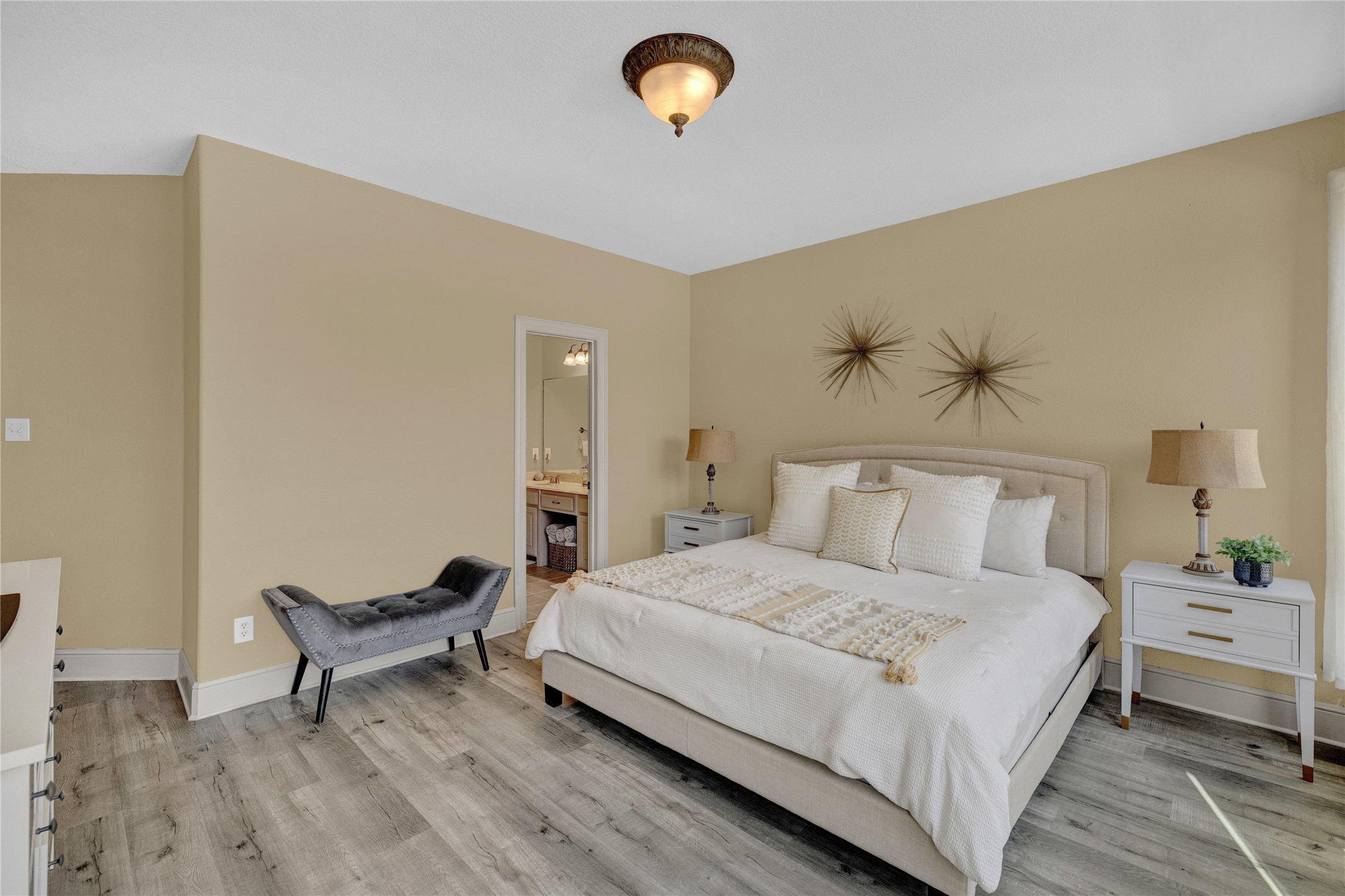 12618 Waltham Drive