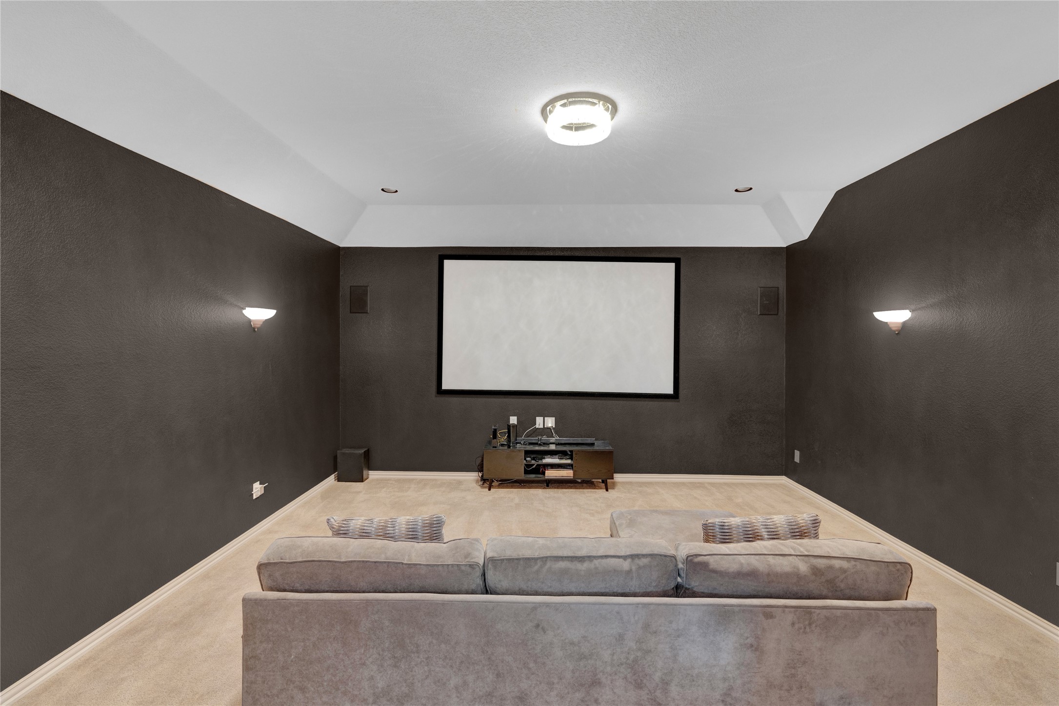 12618 Waltham Drive
