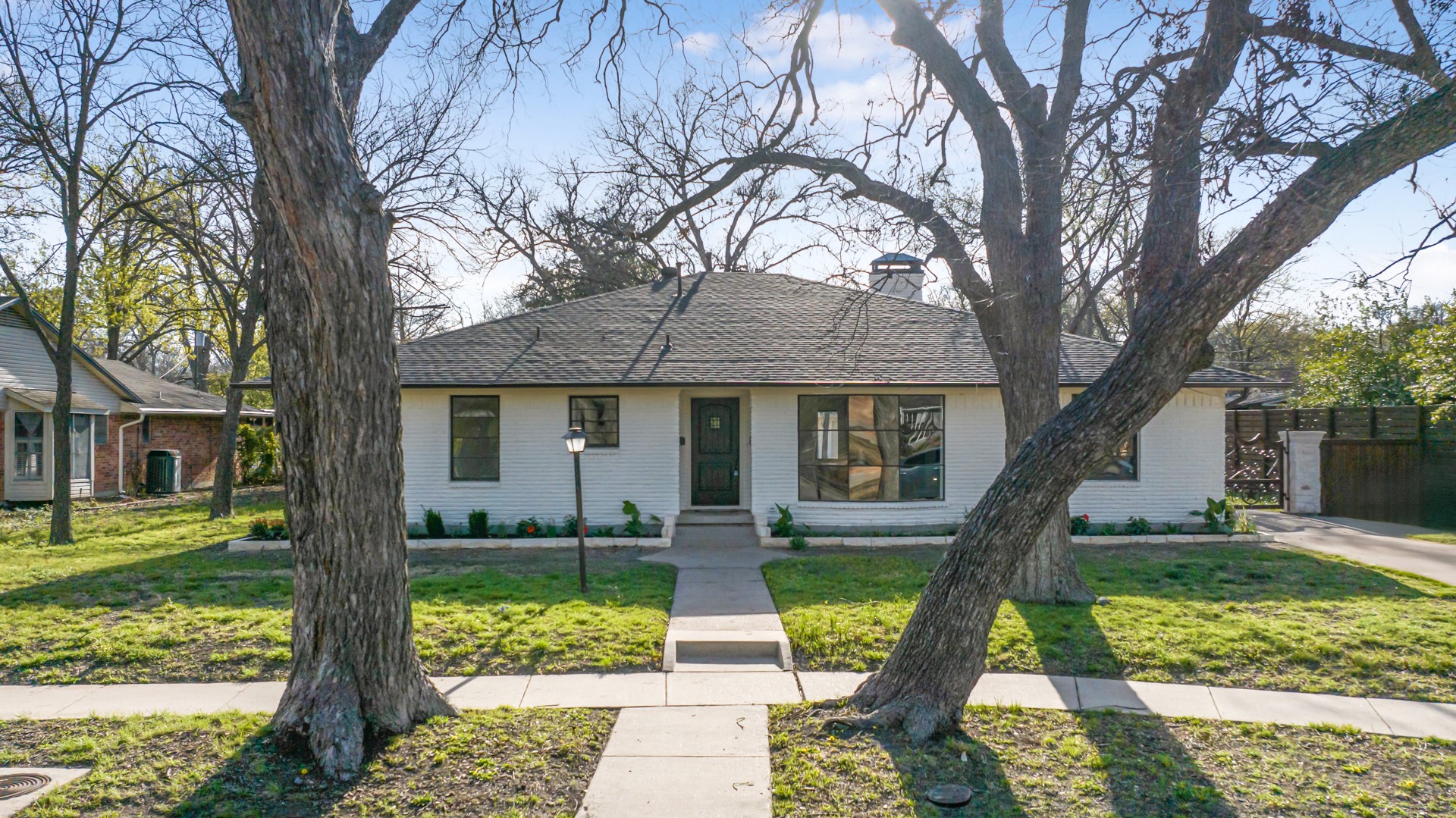 2629 S Glenbrook Drive
