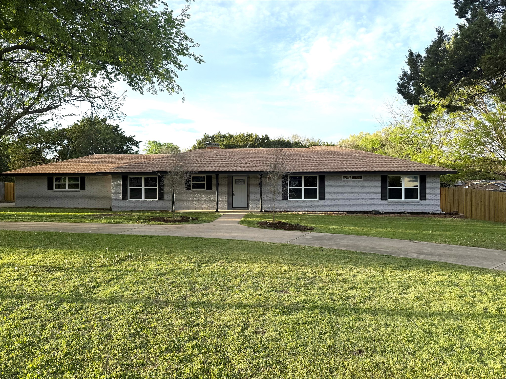1407 Los Altos Lane