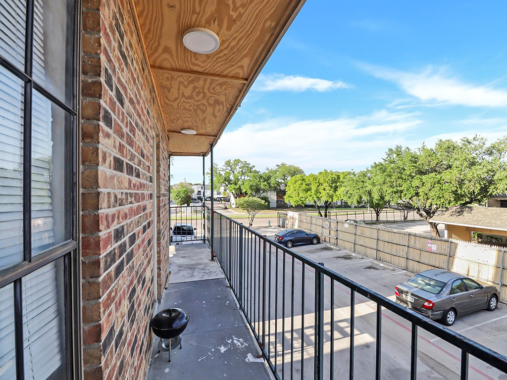 9520 Royal Lane 210